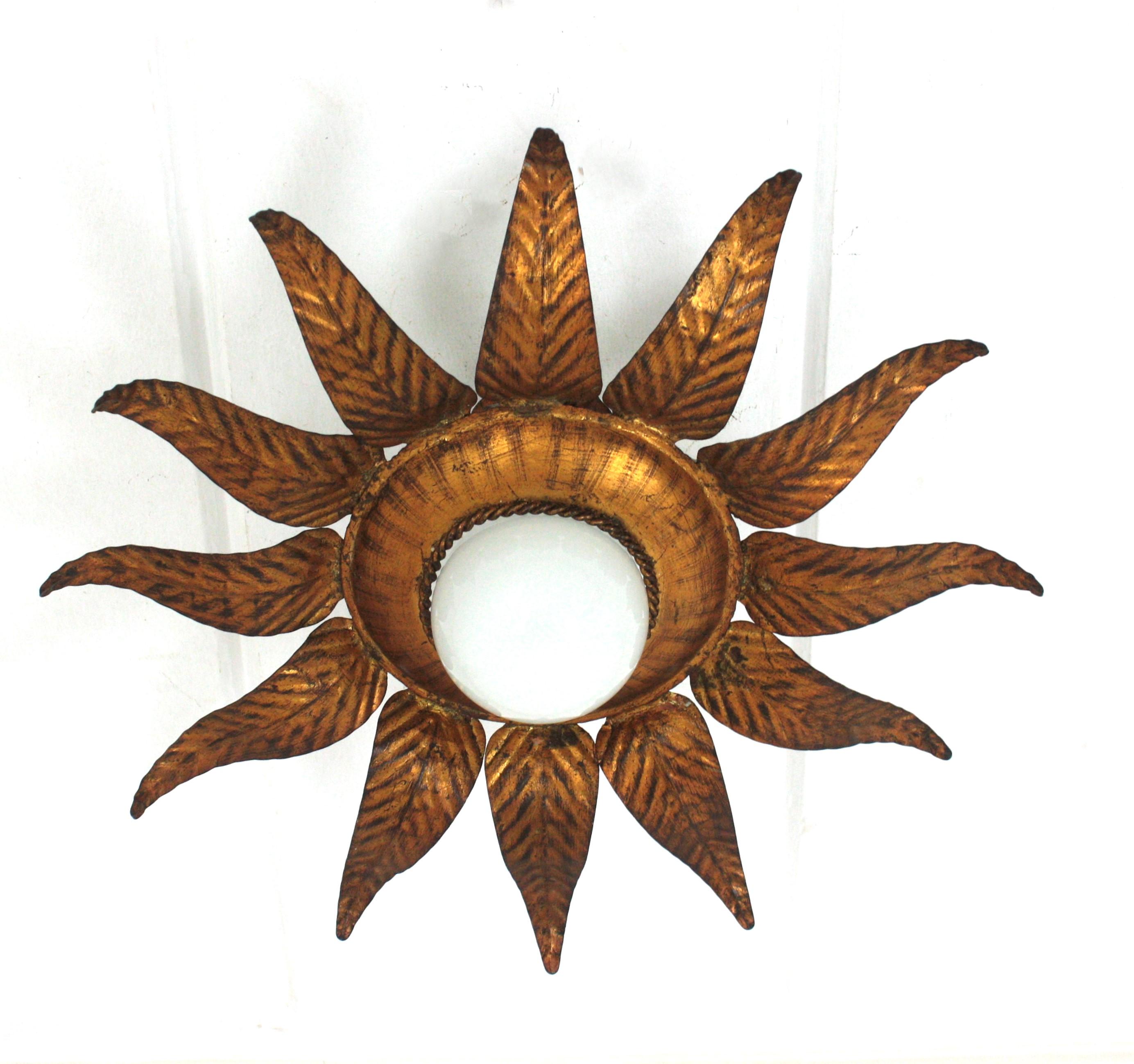 Sunburst Flower Light Fixture in Gilt Iron and Gold Leaf In Good Condition In Barcelona, ES