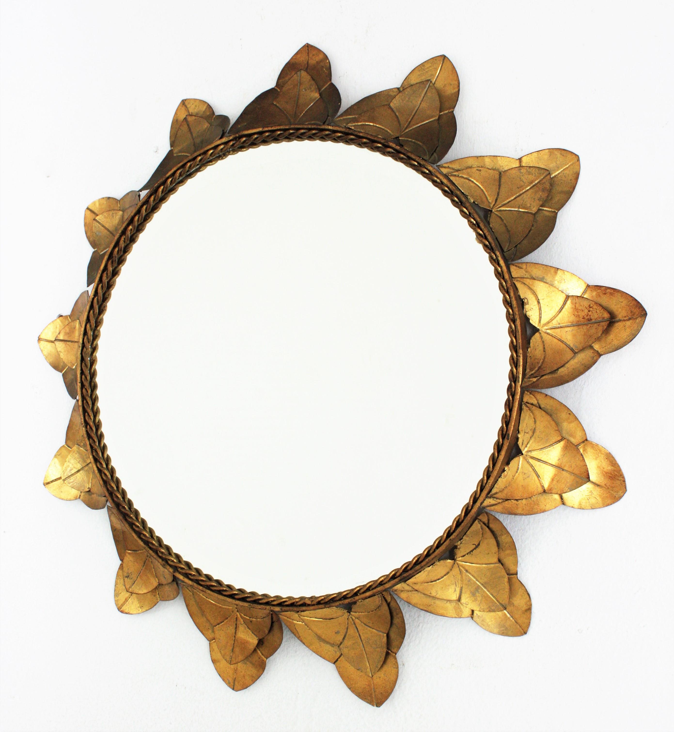 Sunburst Flower Mirror in Gilt Metal, 1950s In Good Condition For Sale In Barcelona, ES