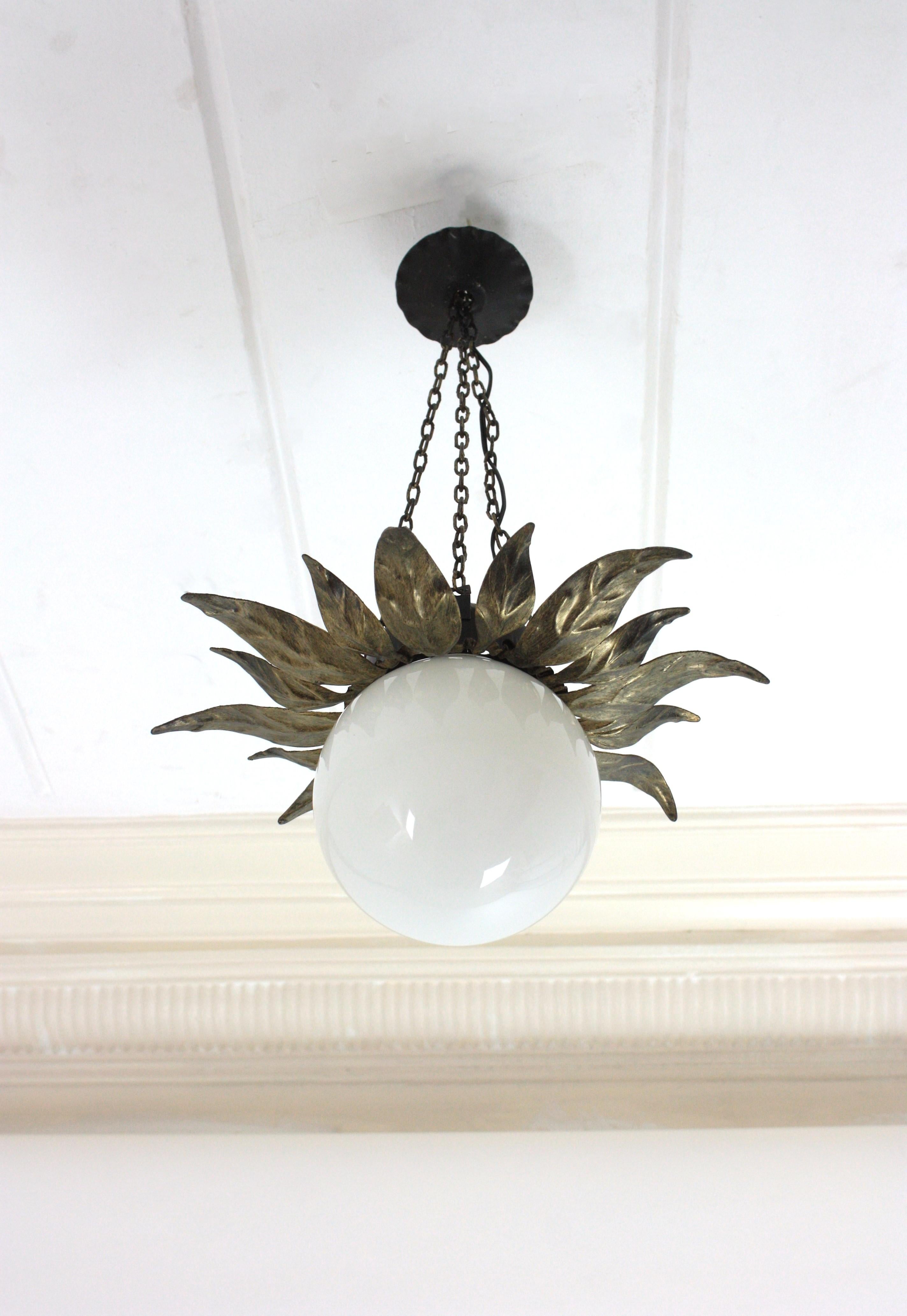 Lights Lighting en métal doré avec globe en verre au lait, 1950 en vente 5