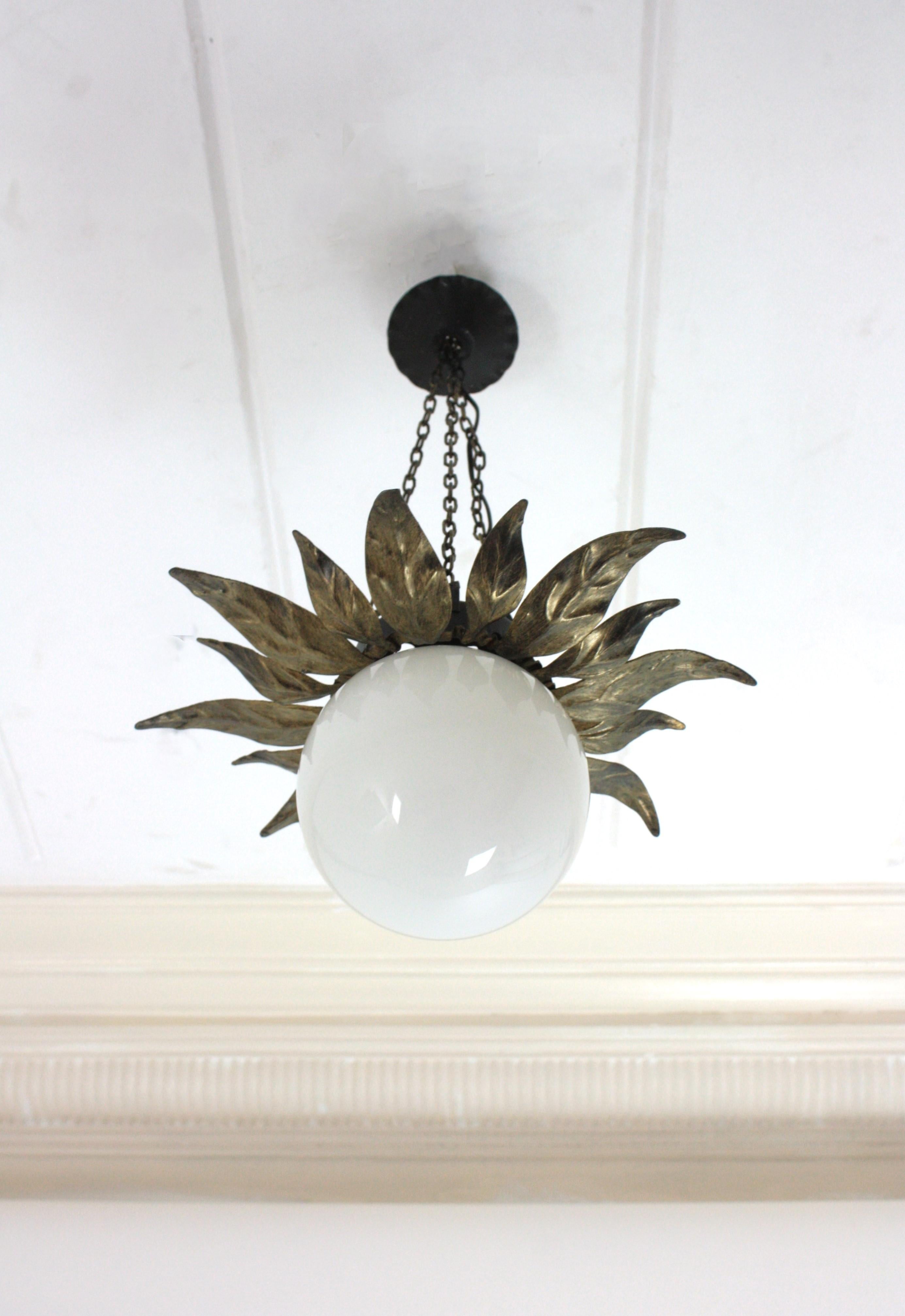 Lights Lighting en métal doré avec globe en verre au lait, 1950 en vente 6