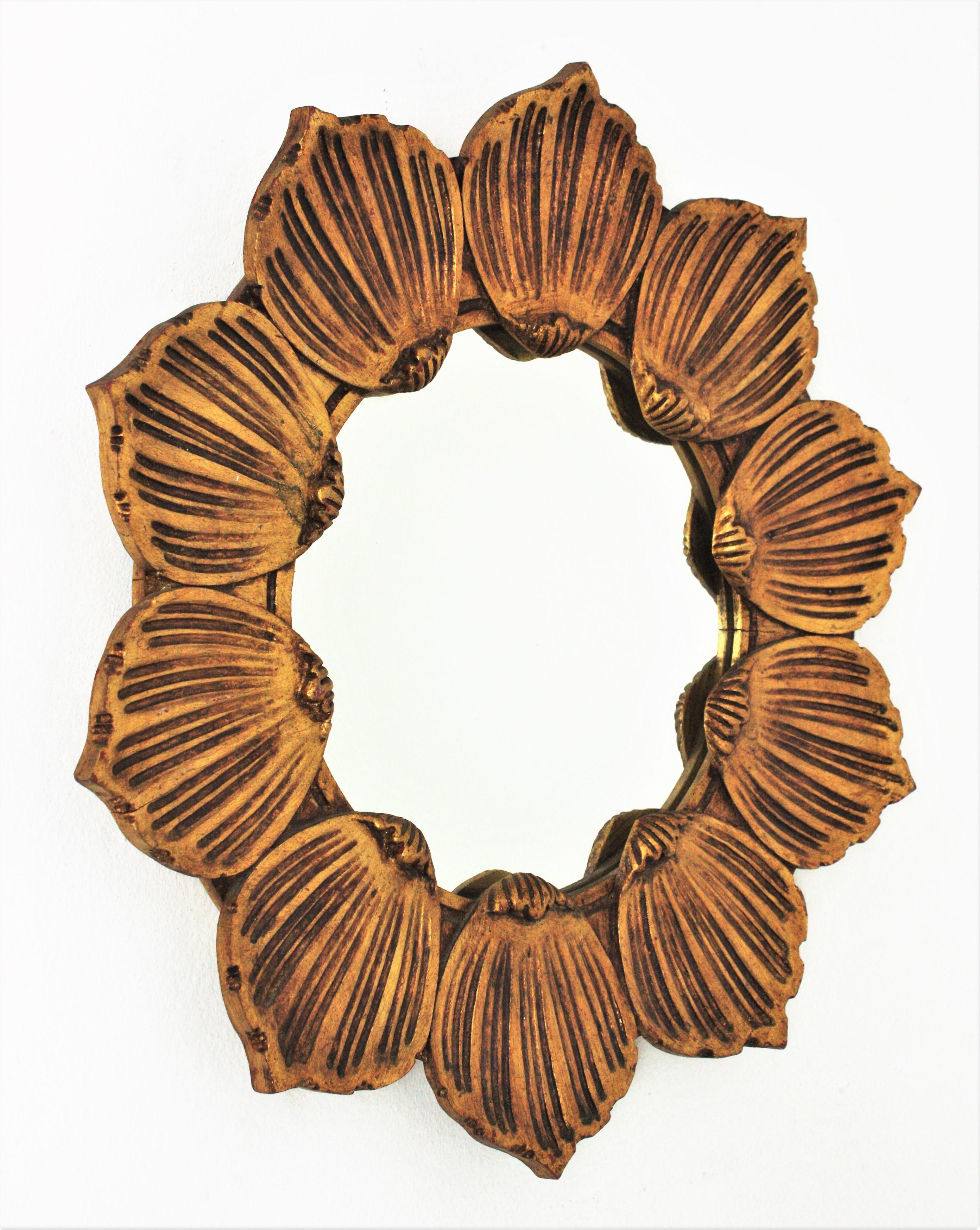20th Century Spanish Hollywood Regency Sunburst Flower Mirror in Carved Giltwood  For Sale