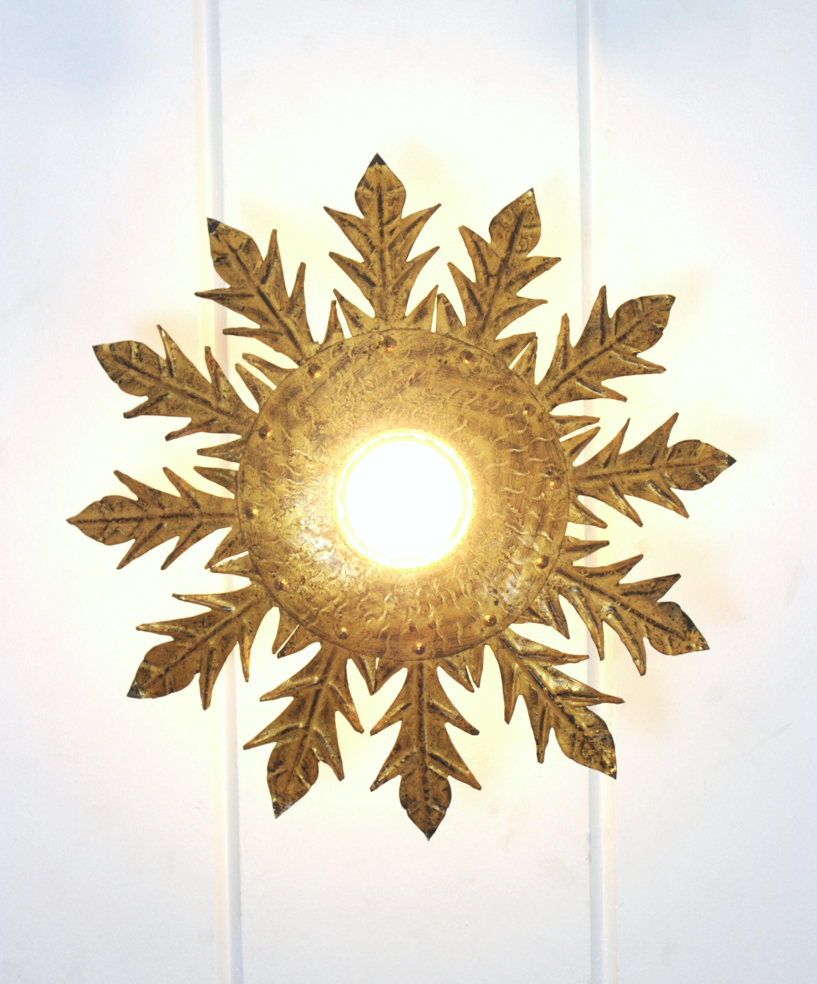 Sunburst Flush Mount Light Fixture with Leaves, Gilt Wrought Iron, 1950s im Angebot 8
