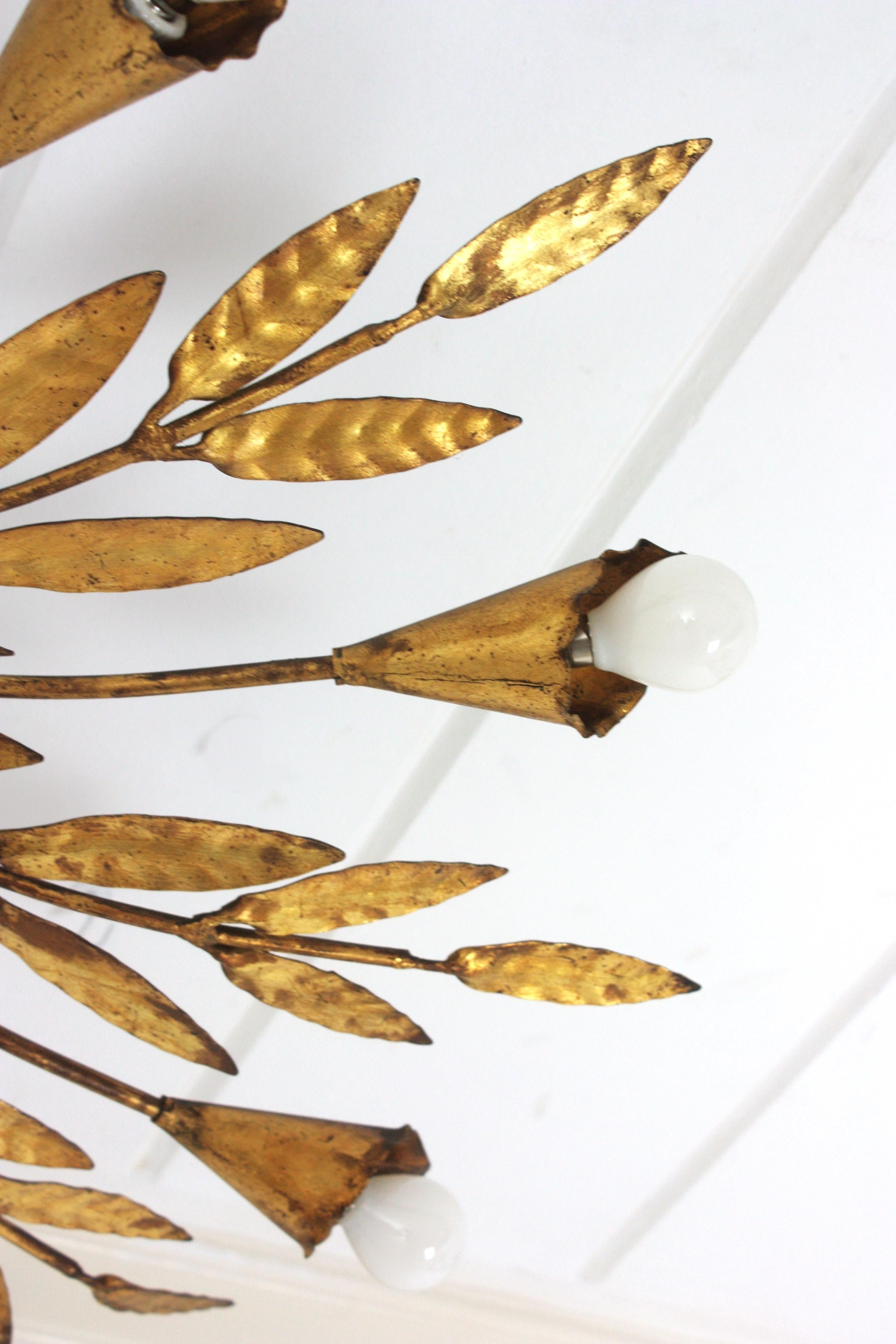 Sunburst Foliage-Deckenleuchte aus vergoldetem Eisen mit Blumendetails, 8 Lights im Angebot 4