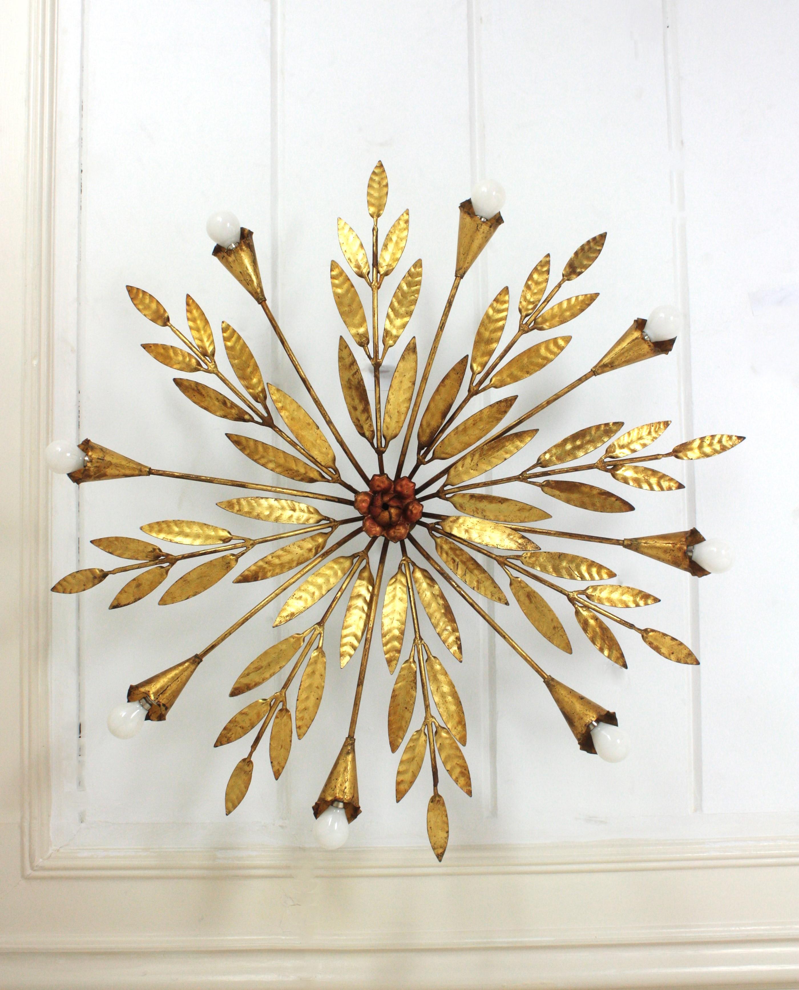 Sunburst Foliage-Deckenleuchte aus vergoldetem Eisen mit Blumendetails, 8 Lights im Angebot 5