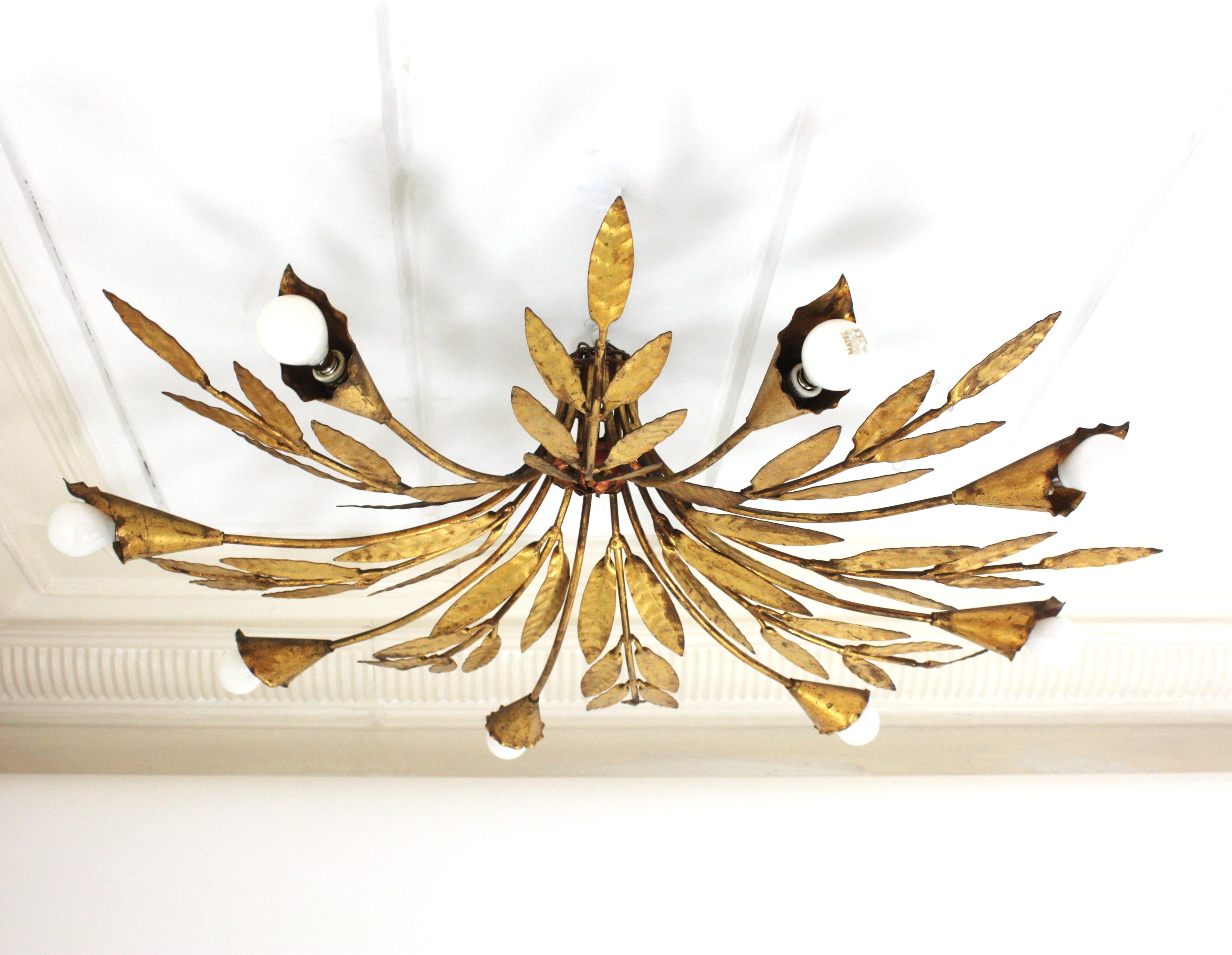 Sunburst Foliage-Deckenleuchte aus vergoldetem Eisen mit Blumendetails, 8 Lights im Angebot 9