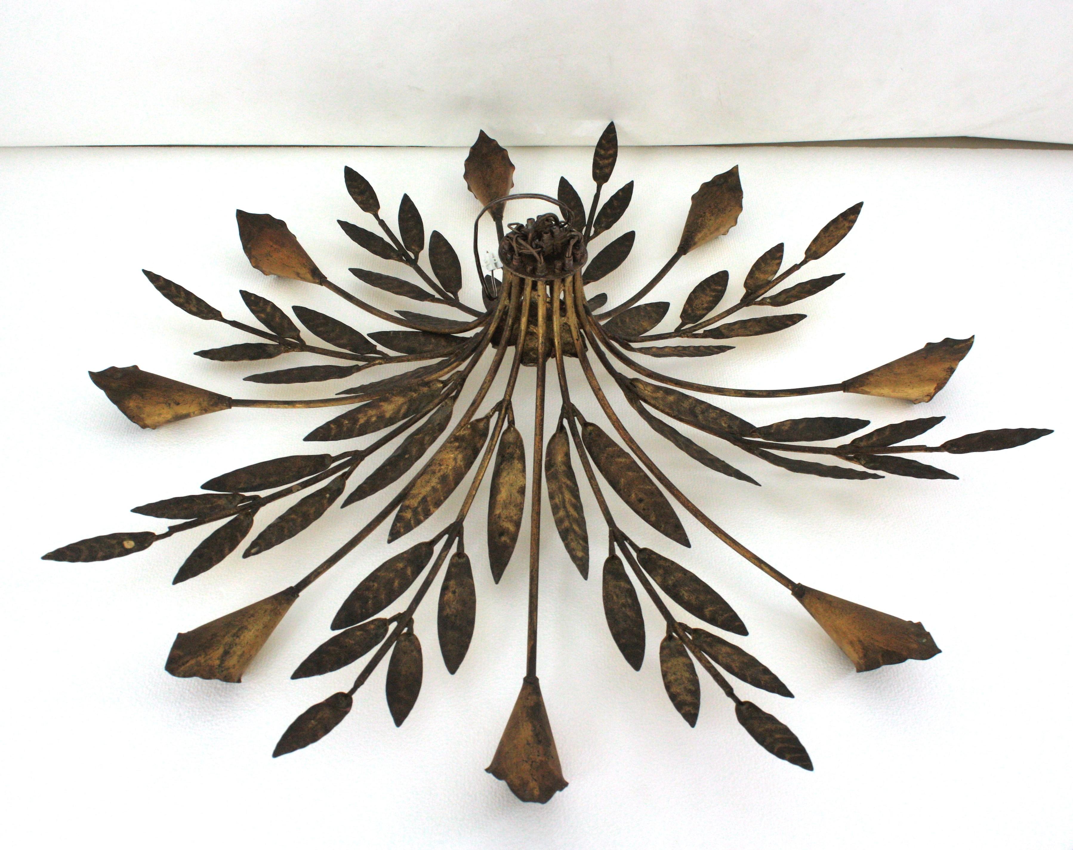 Sunburst Foliage-Deckenleuchte aus vergoldetem Eisen mit Blumendetails, 8 Lights im Angebot 11