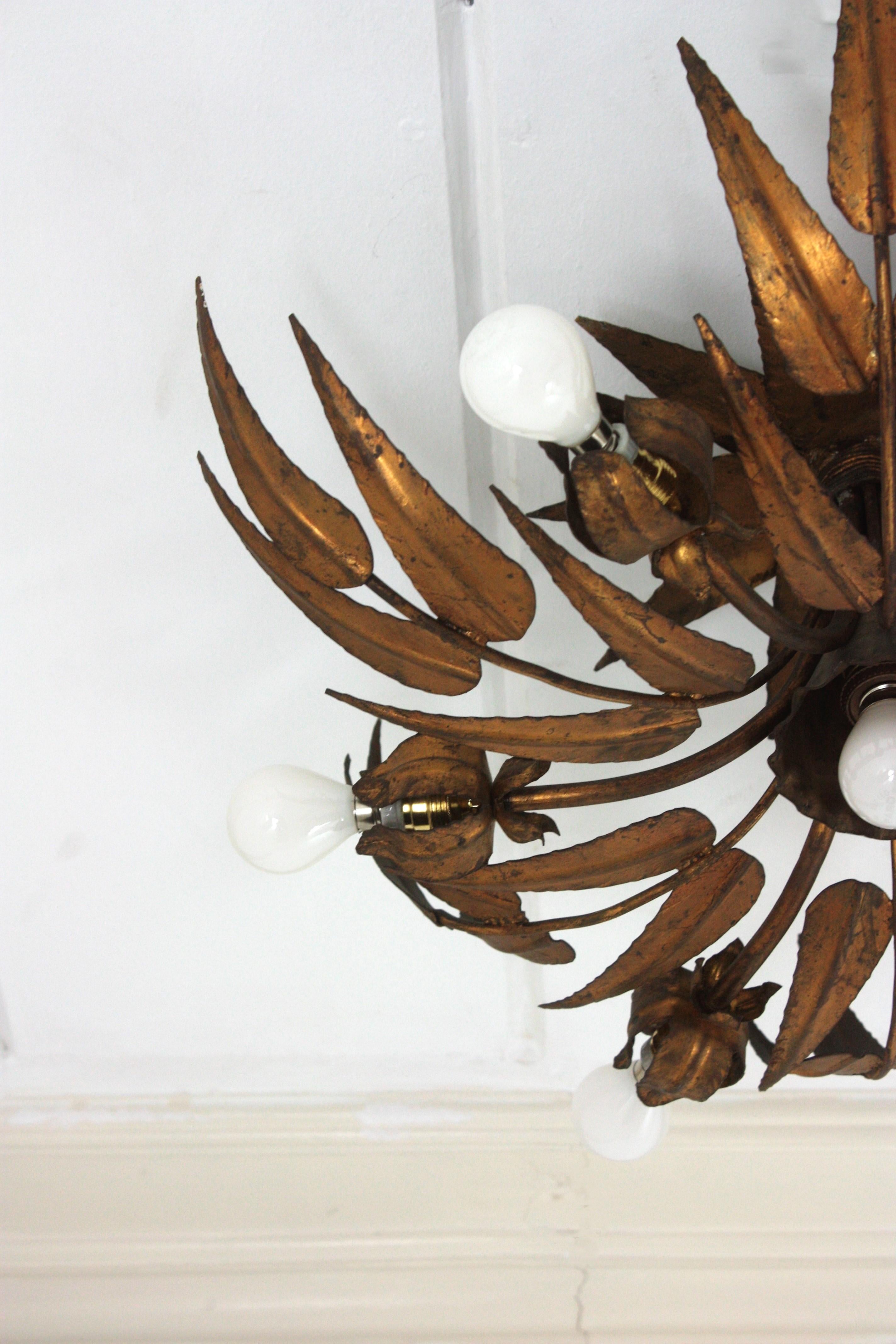 Sunburst Foliage Floral Ceiling Light Fixture / Chandelier In Good Condition For Sale In Barcelona, ES
