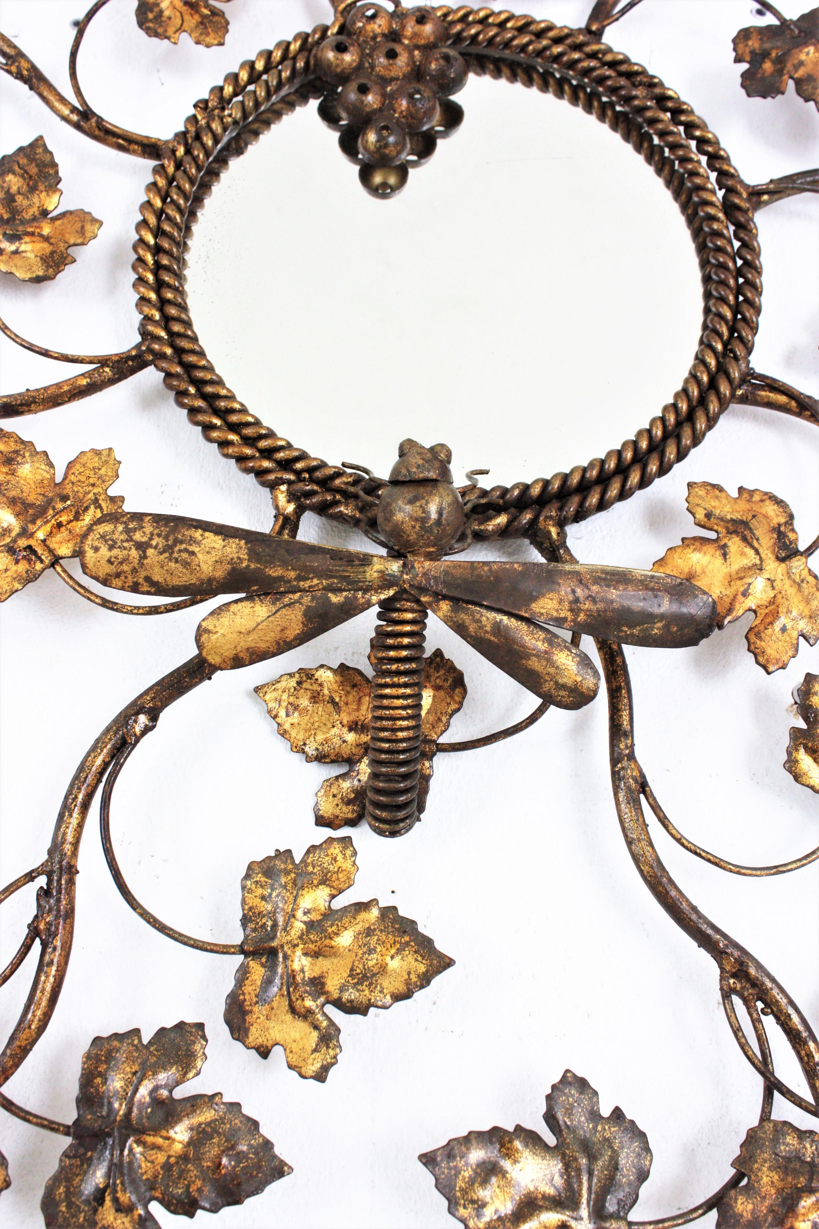 Miroir à feuillage en fer doré avec motif de mouche dragon, années 1950 en vente 4