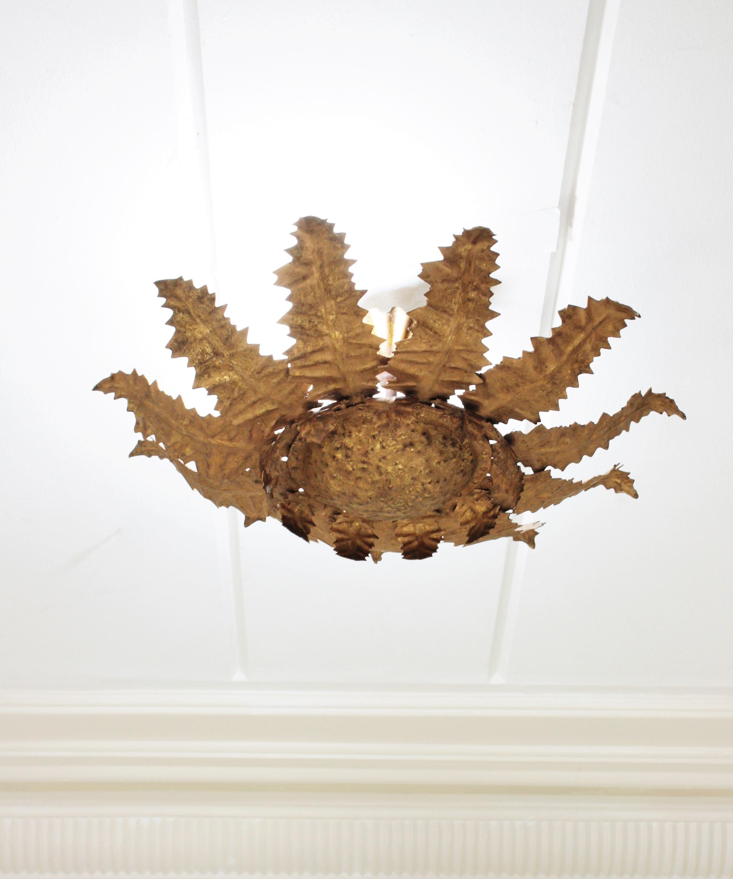 French Sunburst Leafed Light Fixture in Gilt Iron, 1950s In Good Condition For Sale In Barcelona, ES