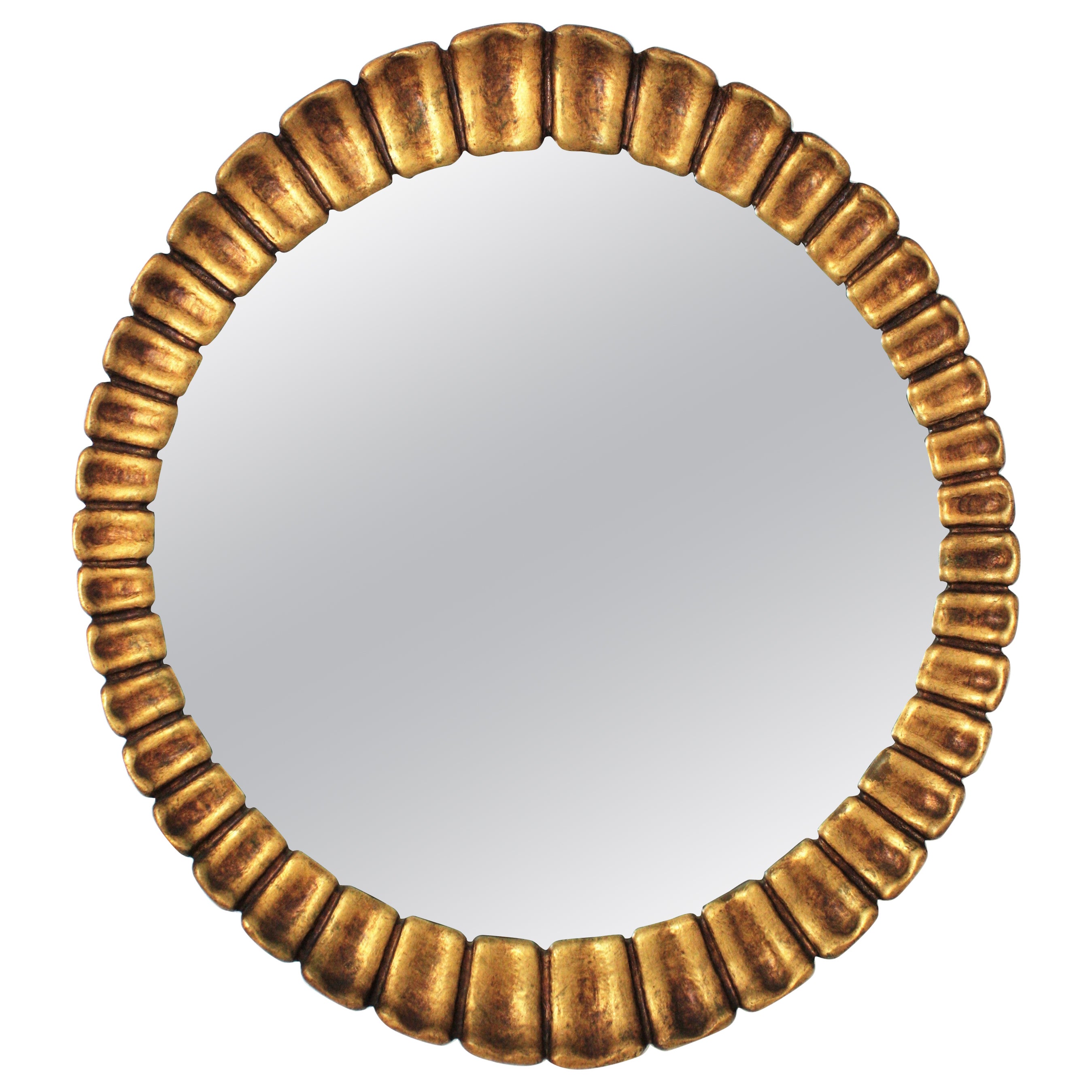 Miroir ovale en bois doré ensoleillé par Francisco Hurtado, années 1950
