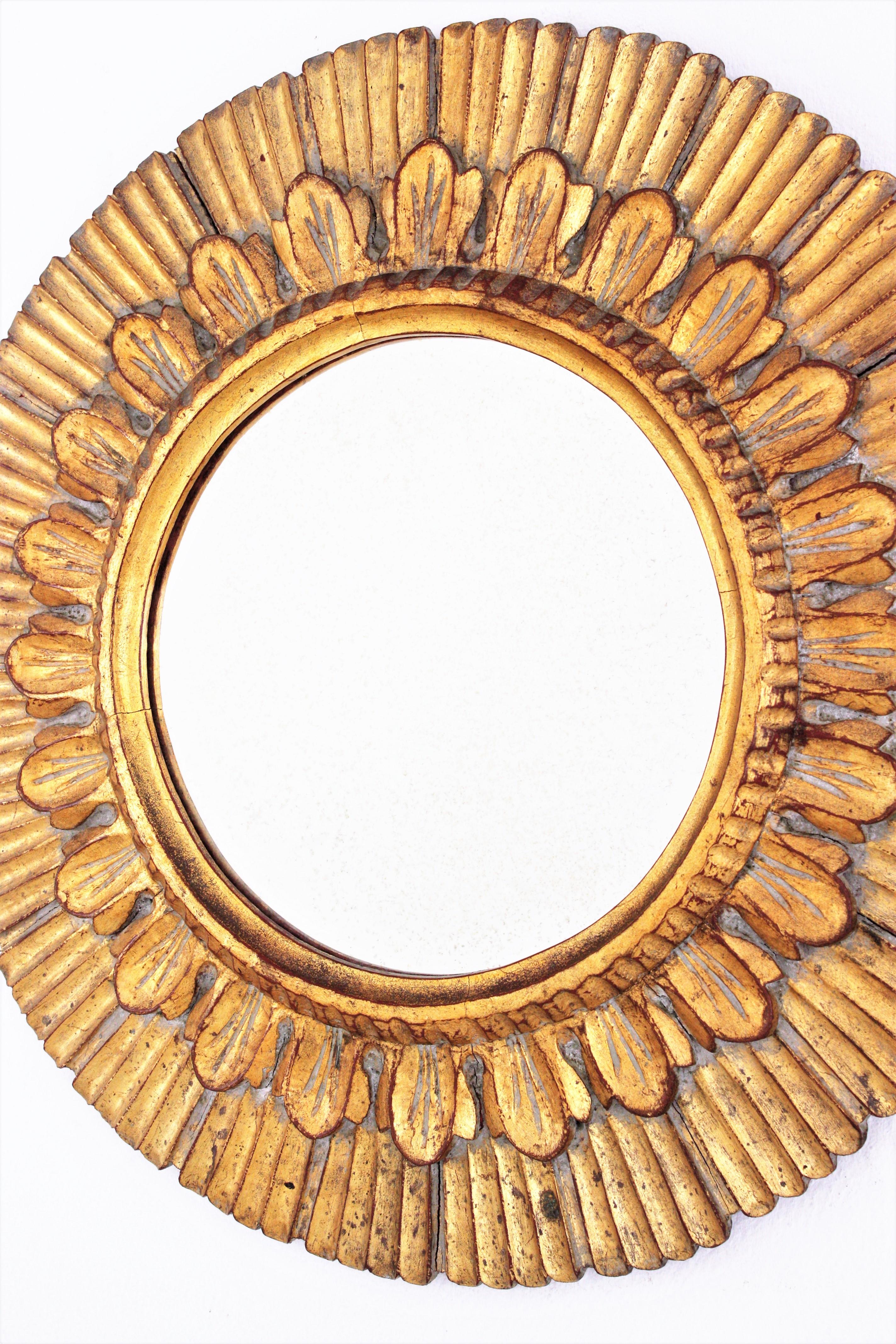 Spanish Sunburst Giltwood Round Wall Mirror For Sale 2