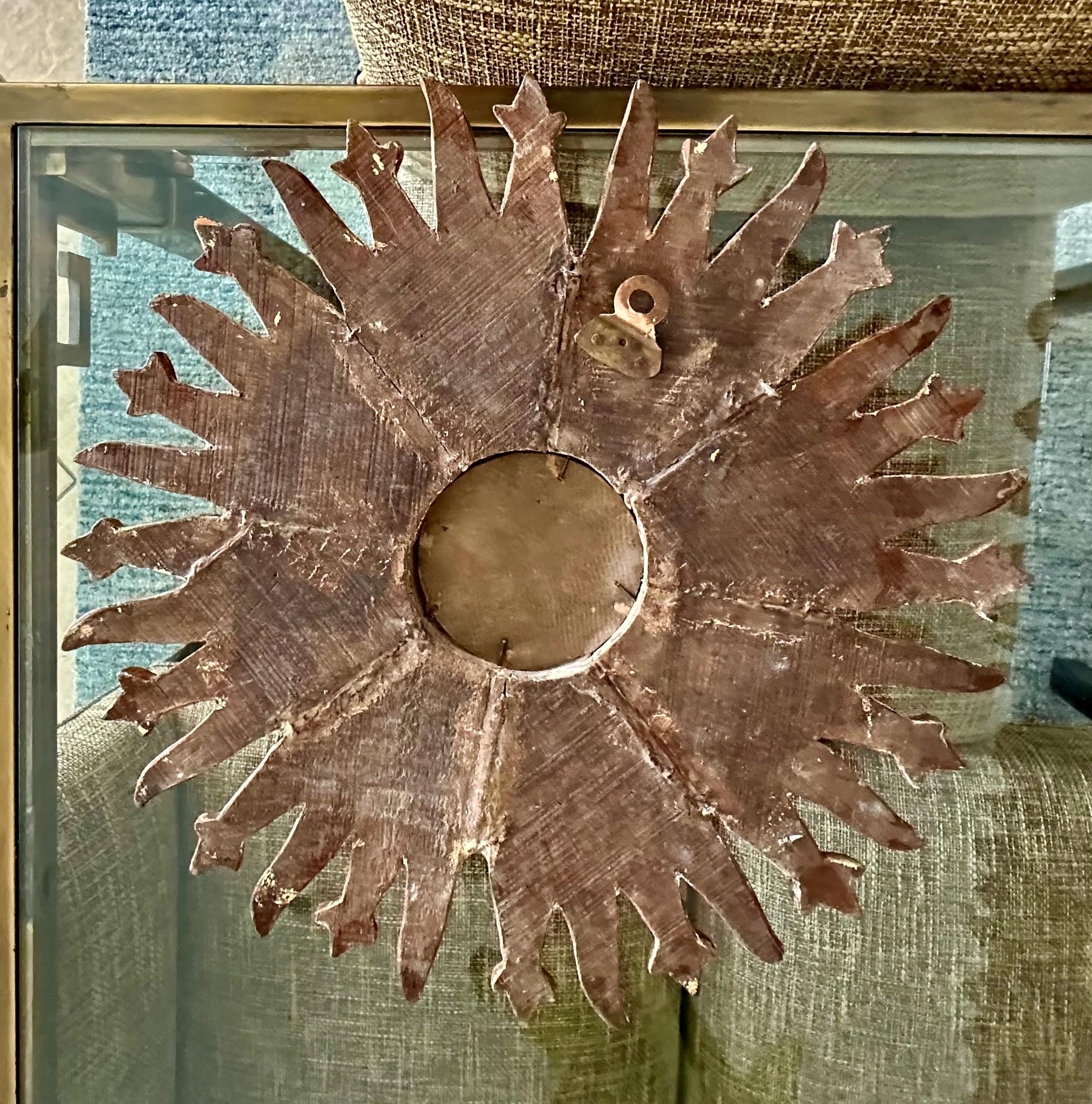 Sunburst Giltwood Spanish Colonial Convex Wall Mirror For Sale 10