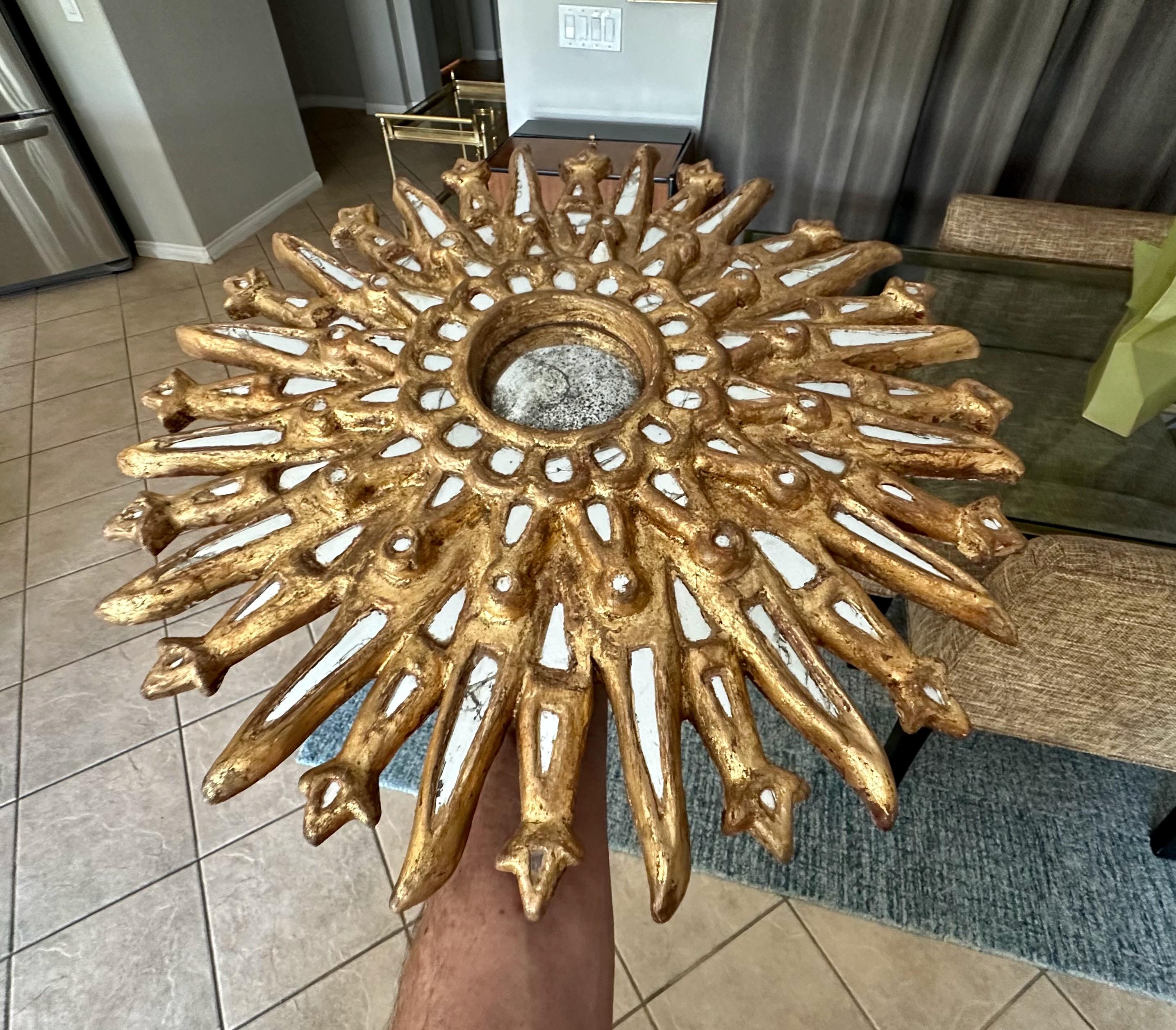 Sunburst Giltwood Spanish Colonial Convex Wall Mirror In Good Condition For Sale In Palm Springs, CA