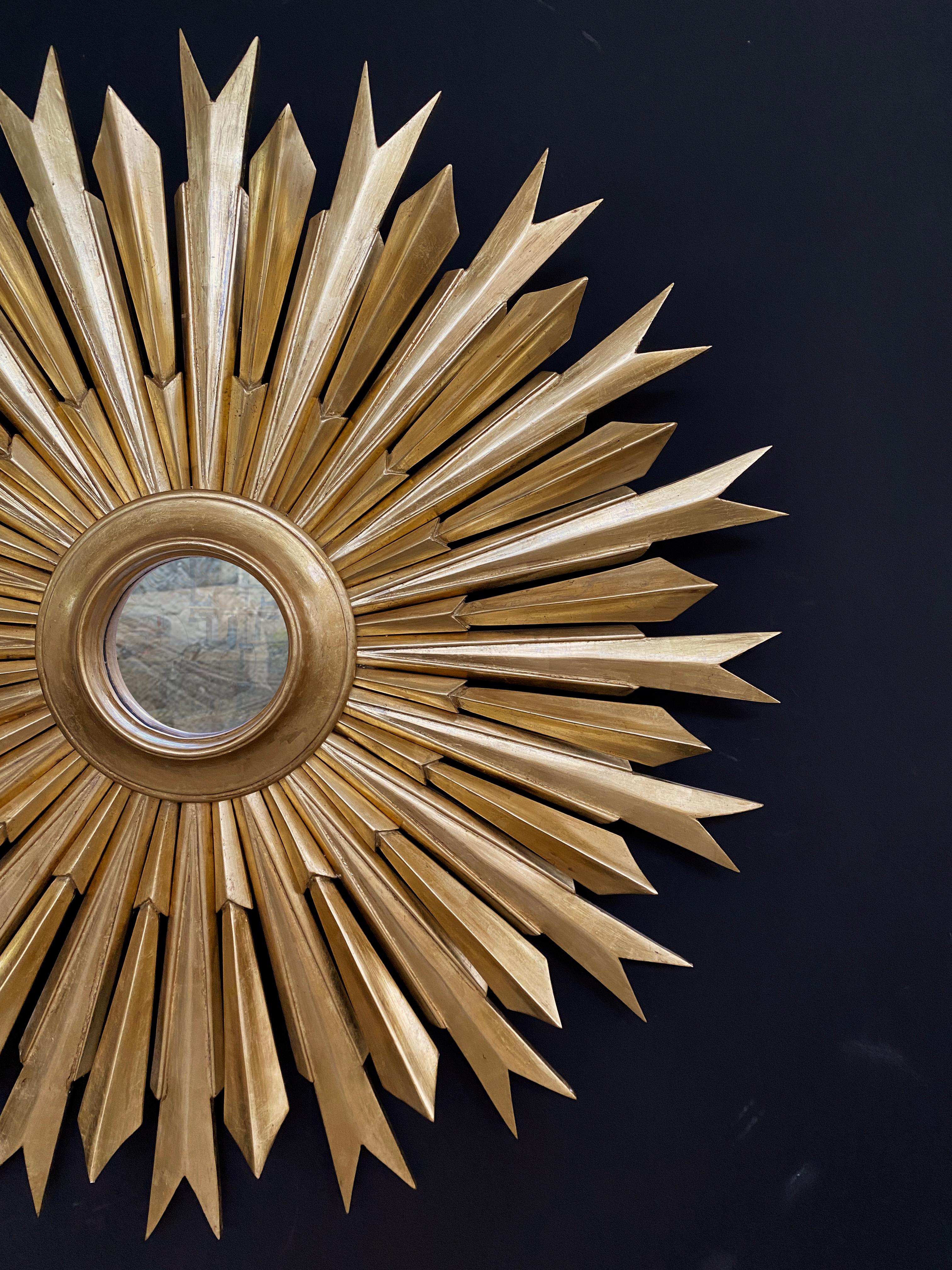 XXI secolo e contemporaneo Specchio d'oro intagliato a mano Sunburst in vendita
