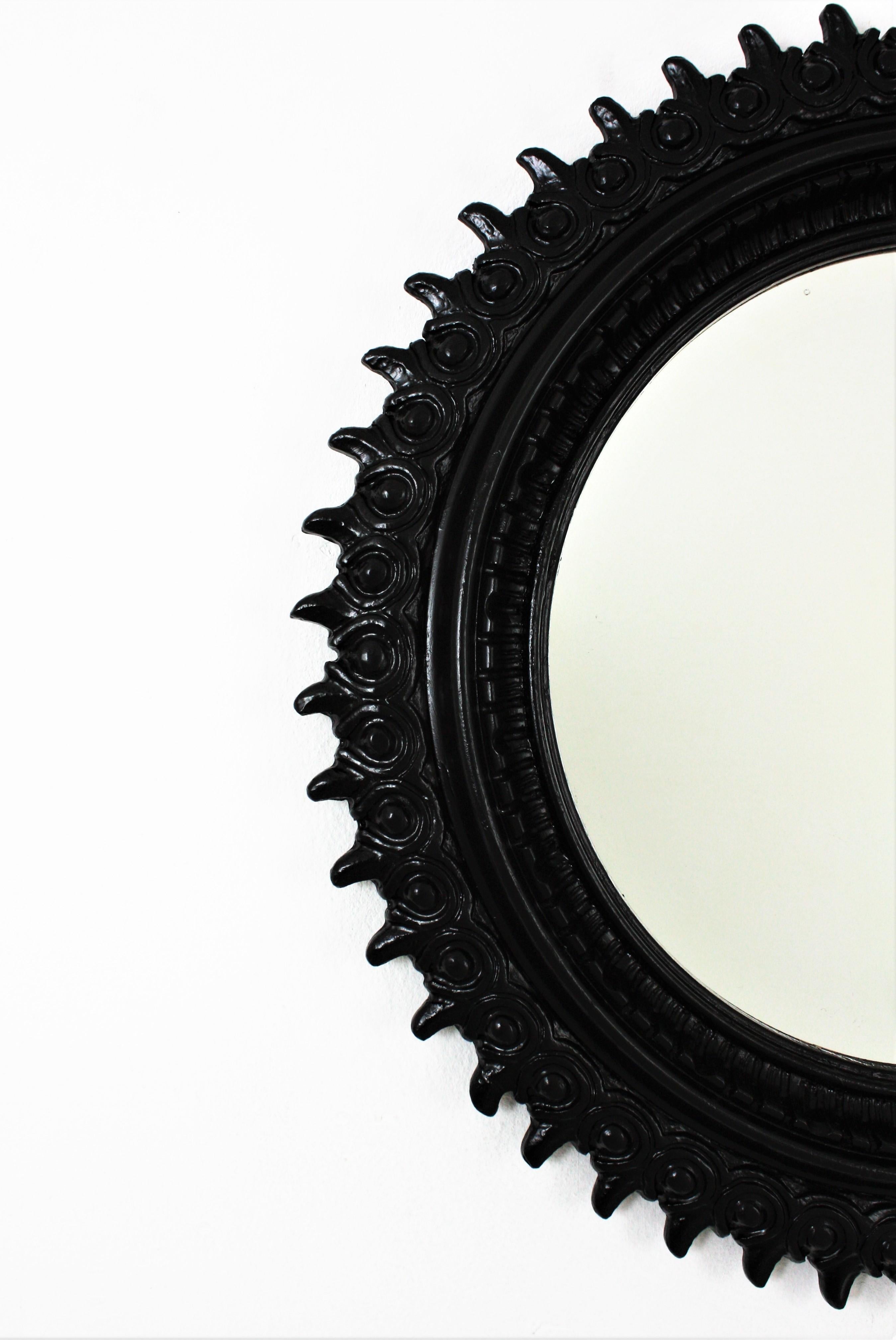 Sunburst Mirror in Carved Wood and Black Patina by Francisco Hurtado In Good Condition For Sale In Barcelona, ES