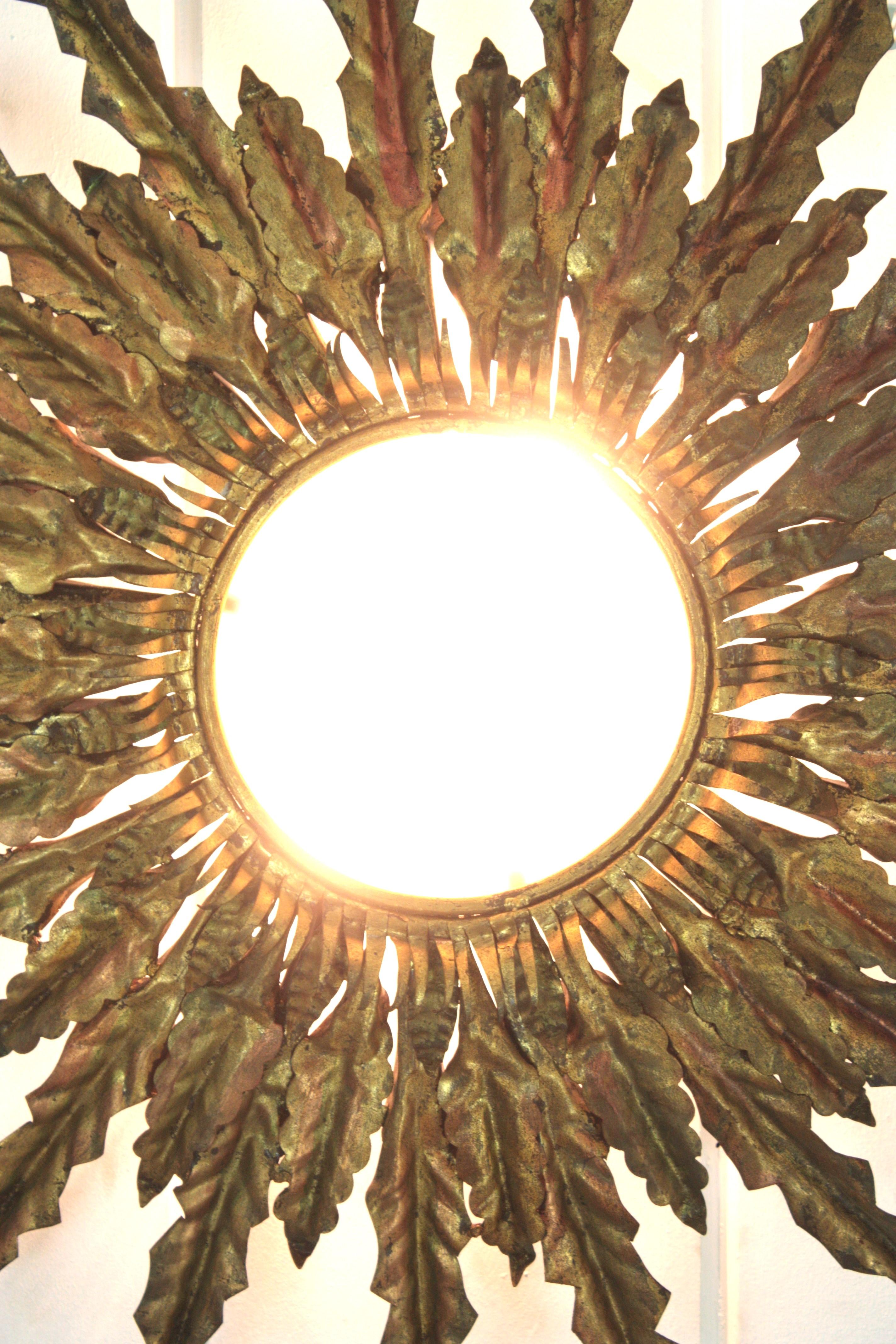 Sunburst Einbaubeleuchtung aus vergoldetem Eisen mit Ledergeflecht, XXL Größe im Angebot 4