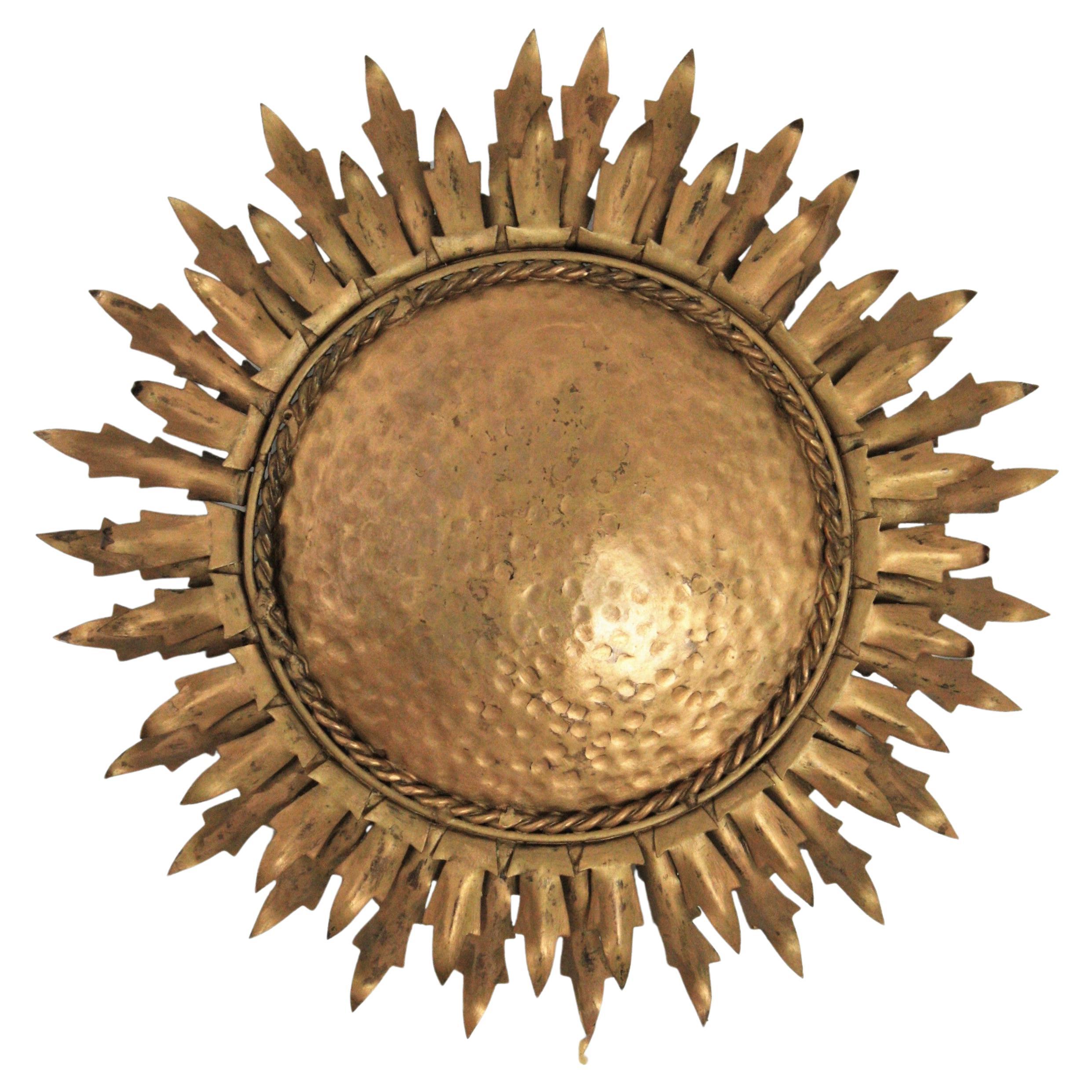 Sunburst Light Fixture / Wall Sconce in Gilt Metal, 1960s For Sale