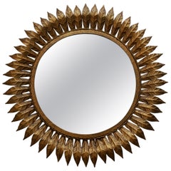 Espejo Sunburst, enmarcado con hojas de metal dorado, Italia 1970