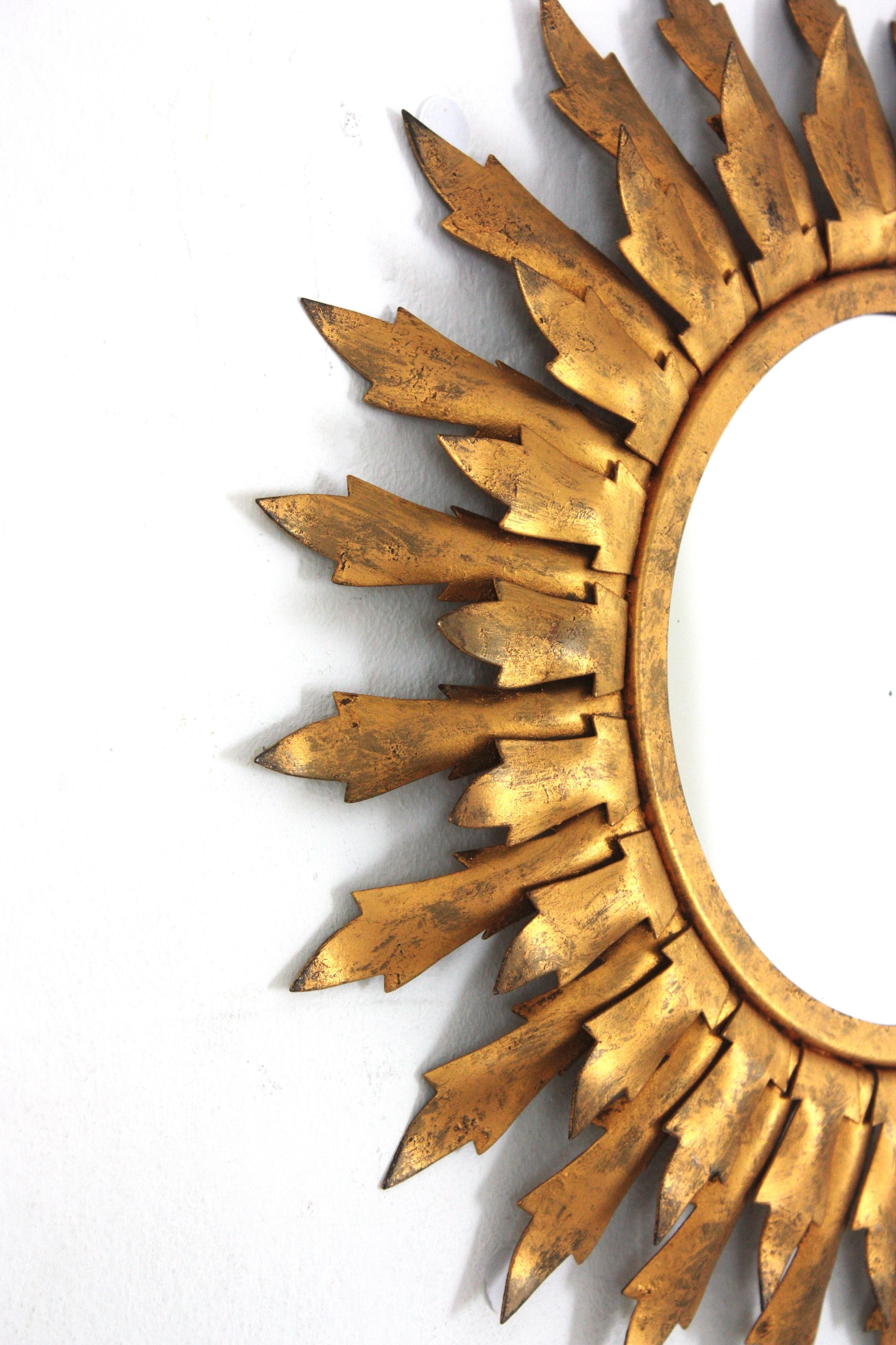Sunburst Mirror in Gilt Metal with Double Leafed Frame, 1950s In Good Condition For Sale In Barcelona, ES