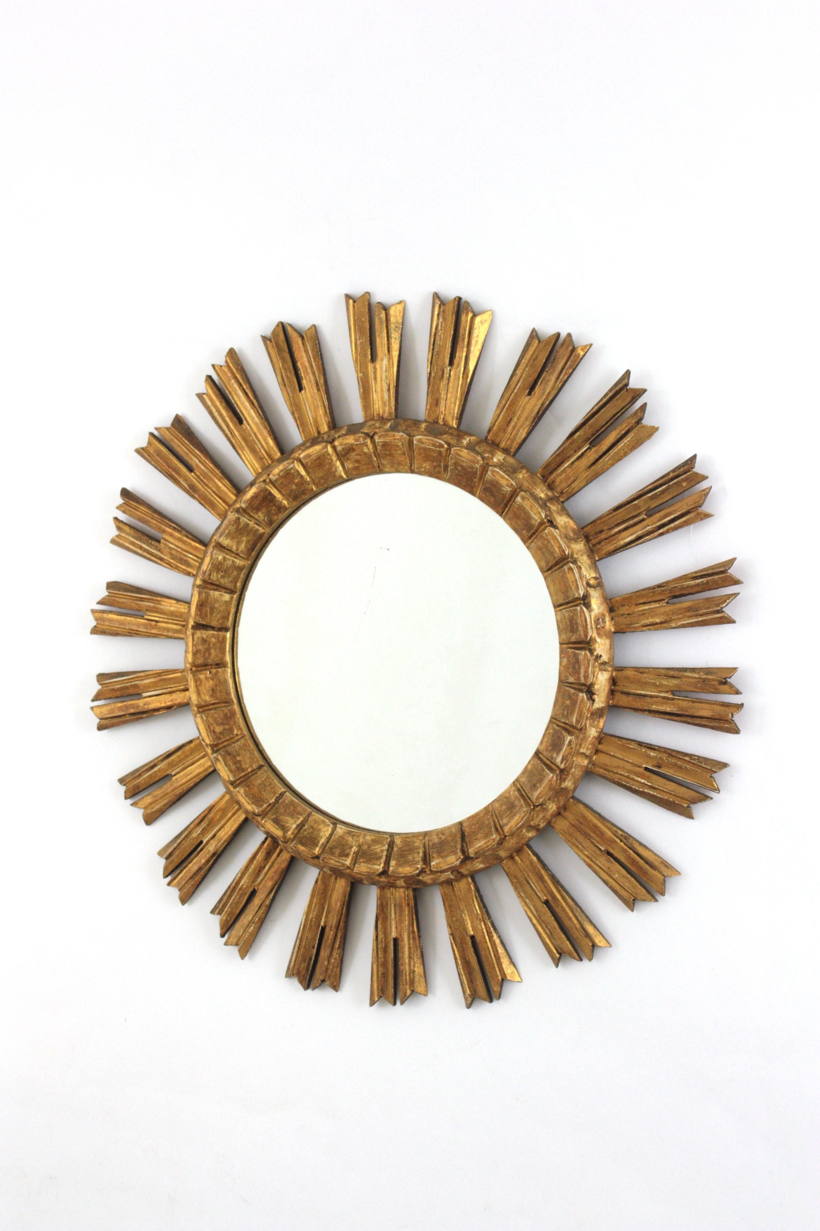 Sunburst Mirror in Giltwood, 1940s For Sale 3