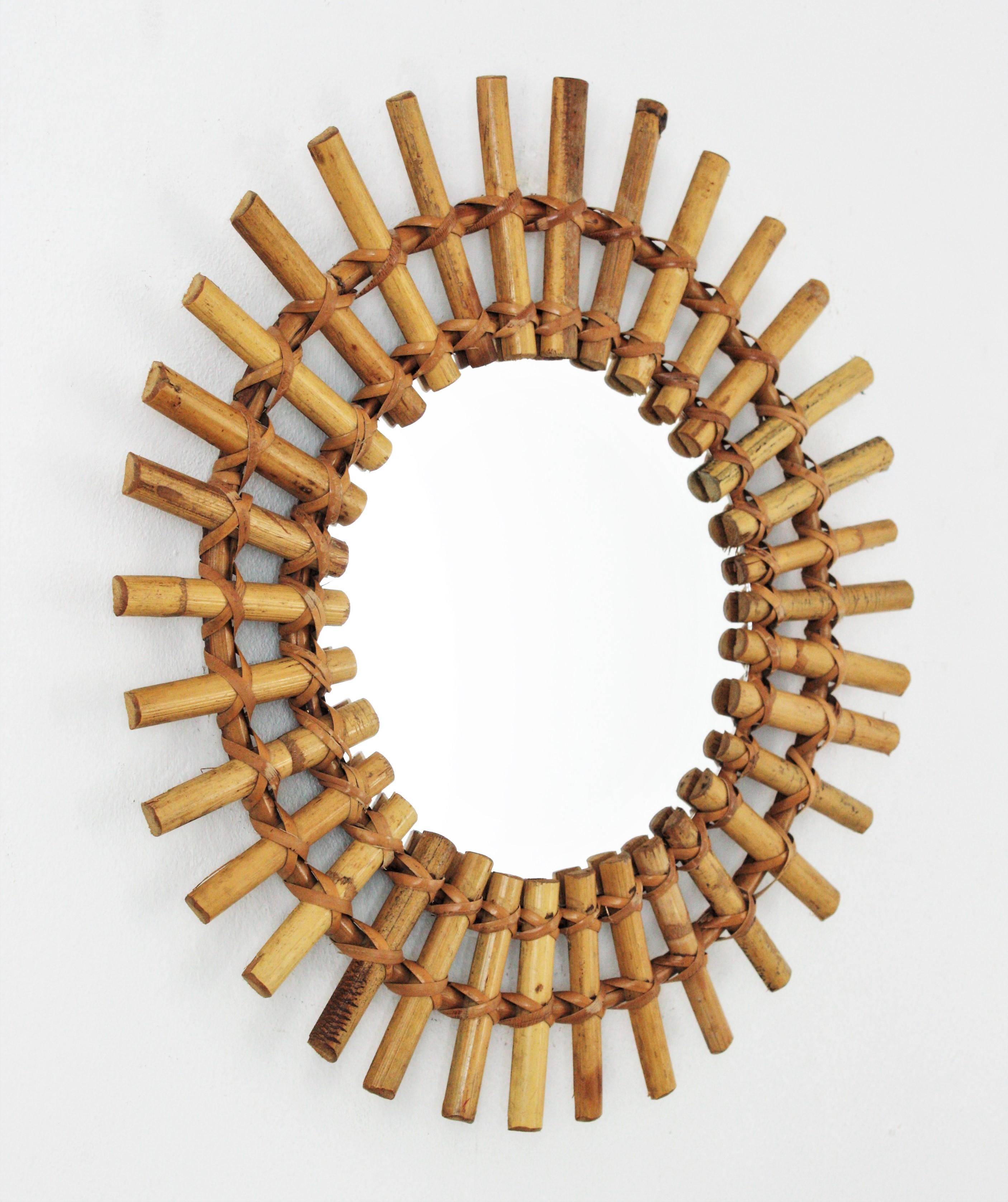 Mid-Century moderno Specchio Sunburst in rattan e bambù, Francia, anni '50 in vendita