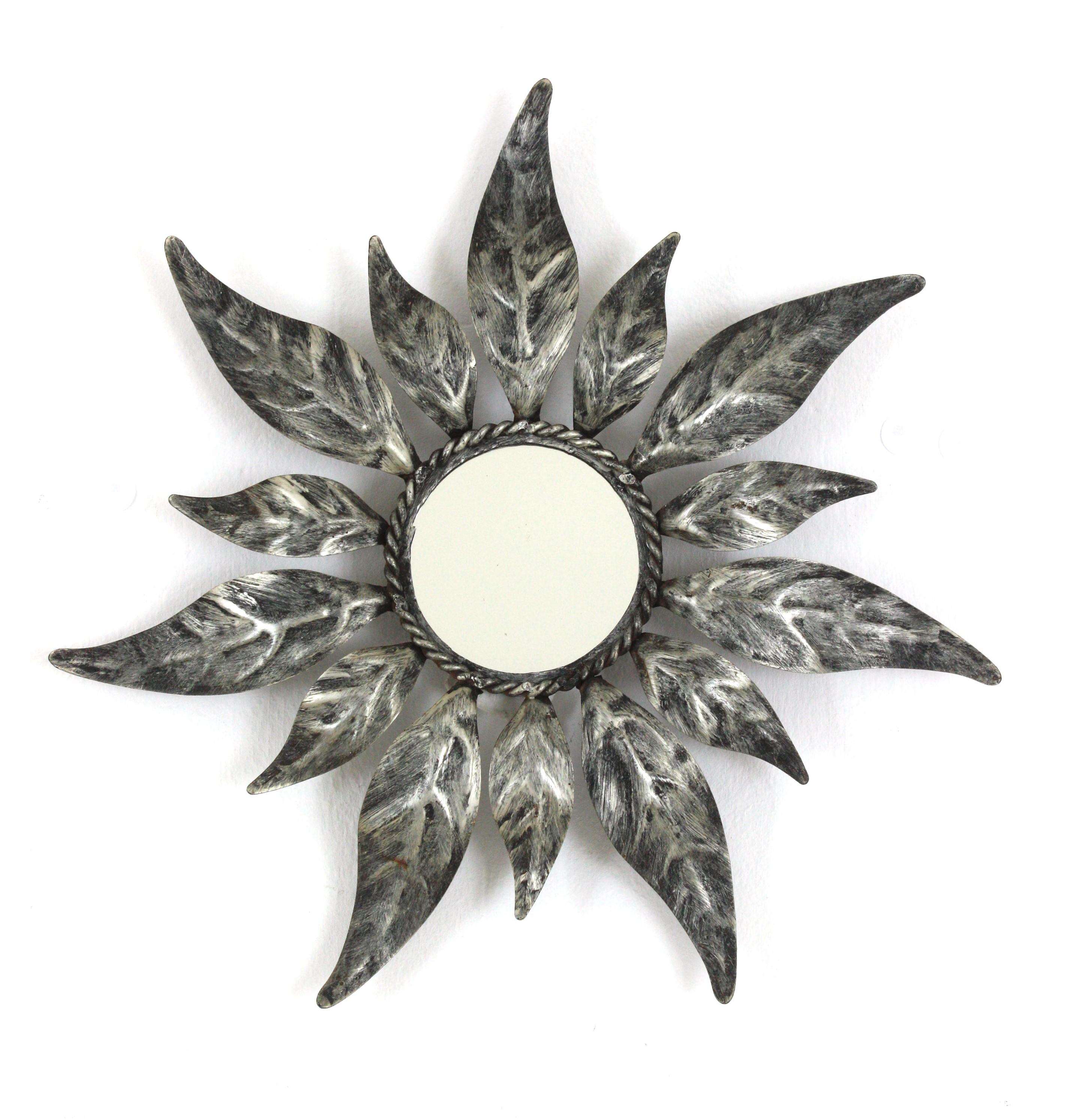 Sunburst-Spiegel aus versilbertem Eisen, kleinformatig, Mid-Century Modern  im Angebot 4