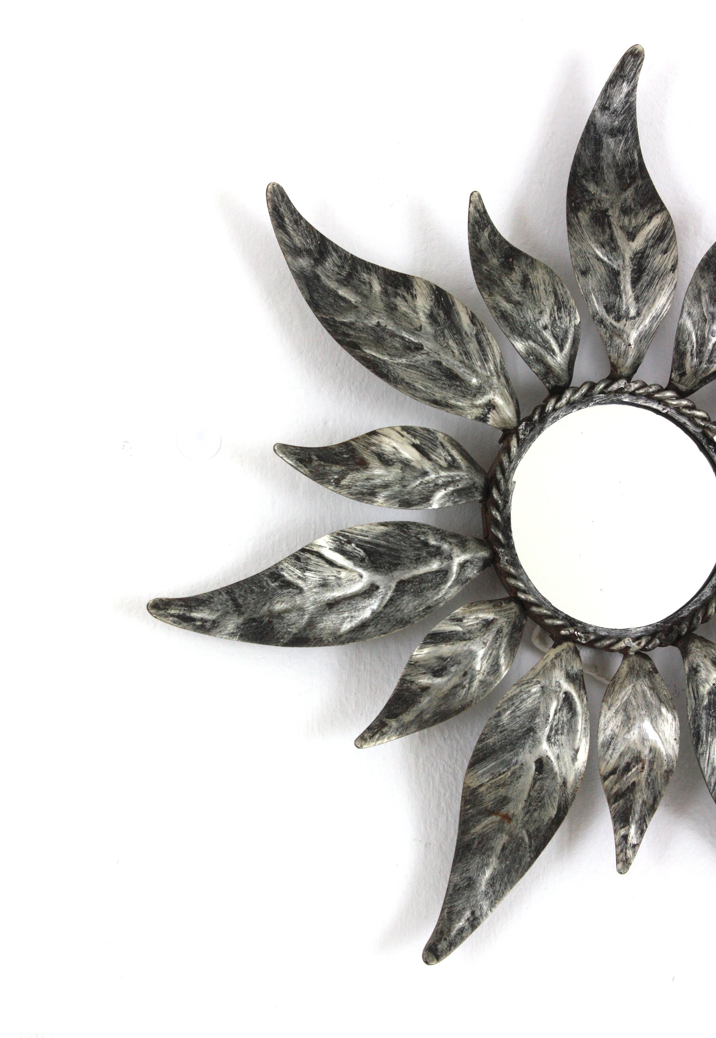 Sunburst Mirror in Silvered Iron, Small Scale, Mid-Century Modern  In Good Condition For Sale In Barcelona, ES