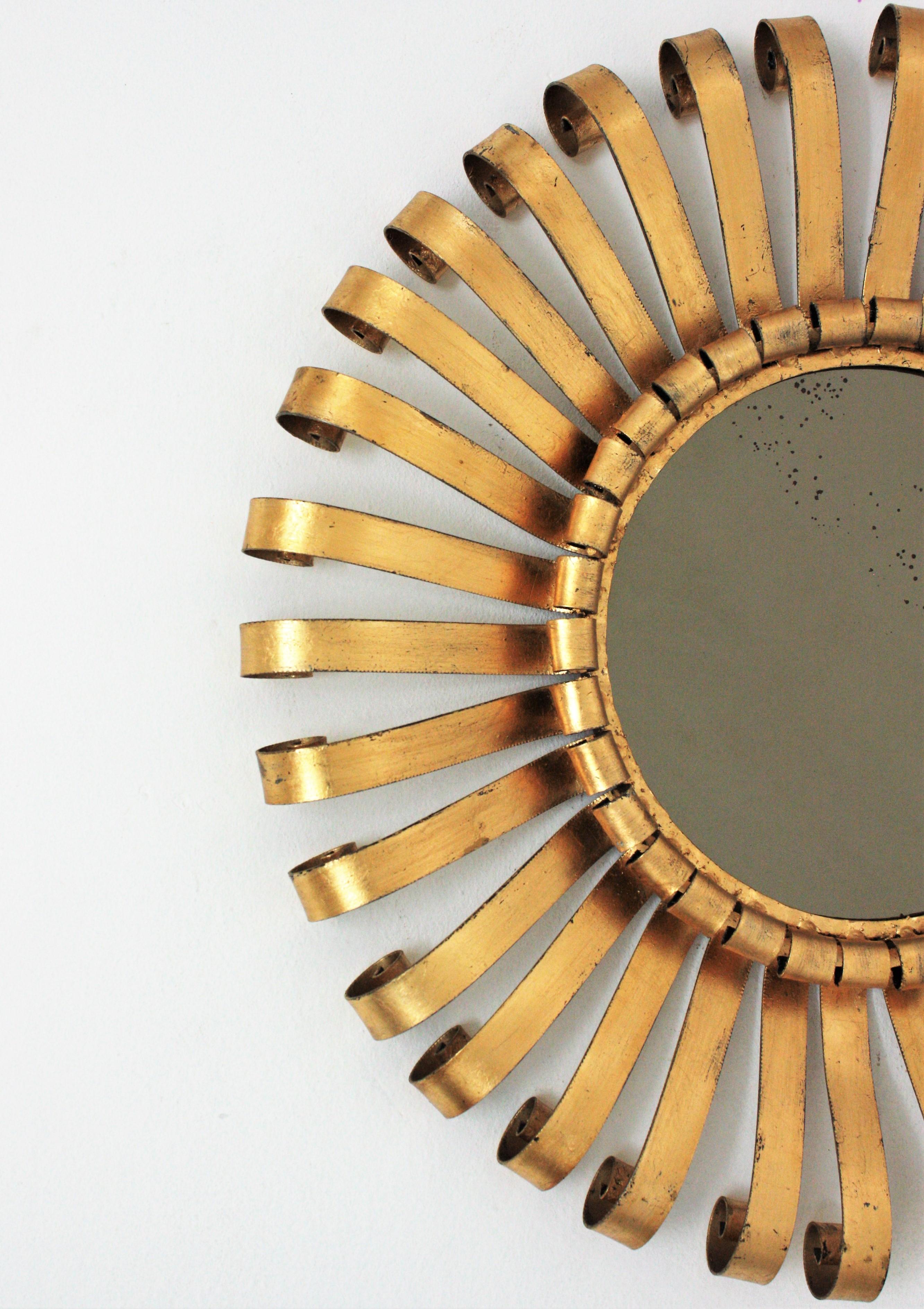 Sunburst Mirror in Wrought Gilt Iron, 1960s In Good Condition For Sale In Barcelona, ES
