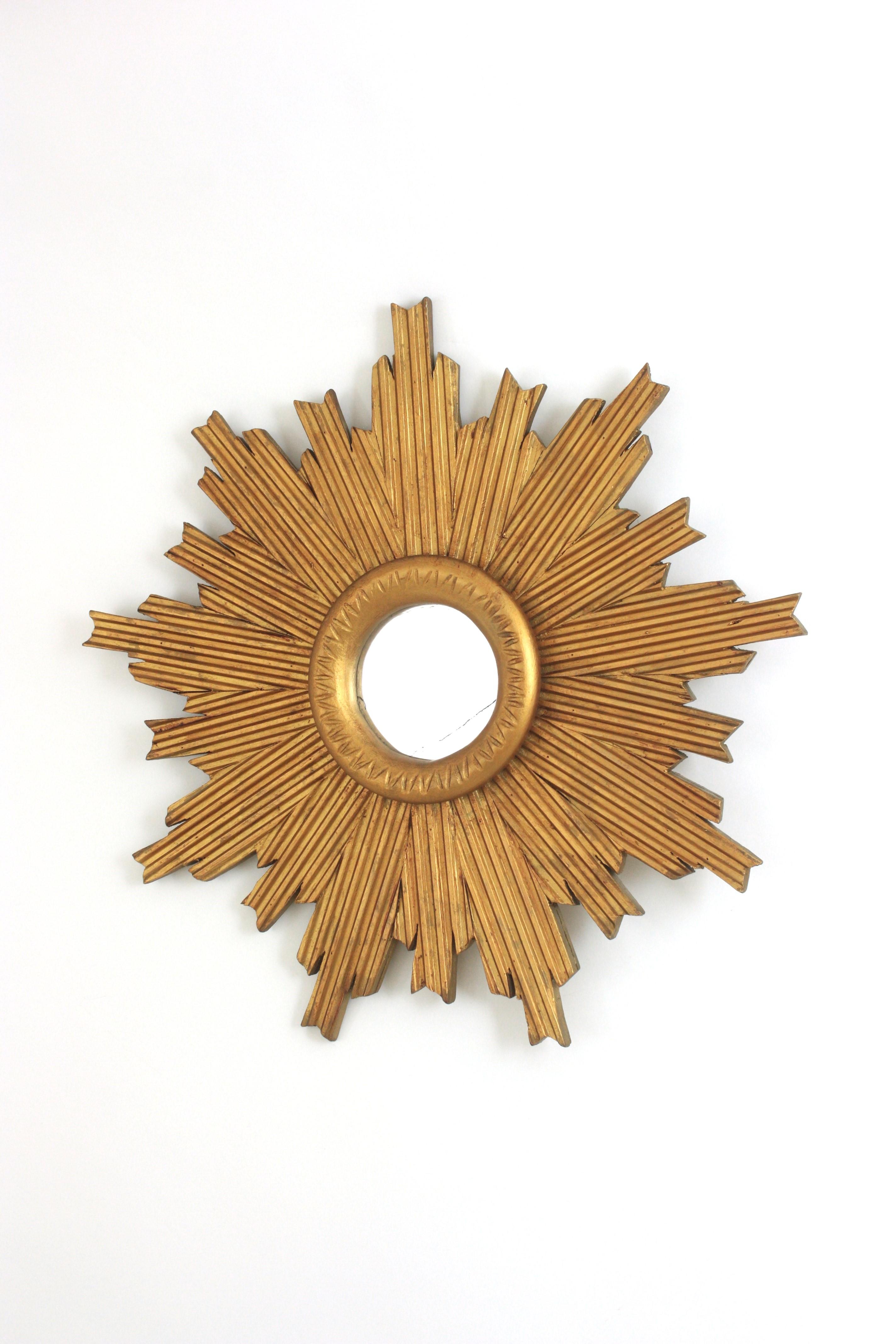 Sunburst Mirror with Striped Frame in Giltwood For Sale 3