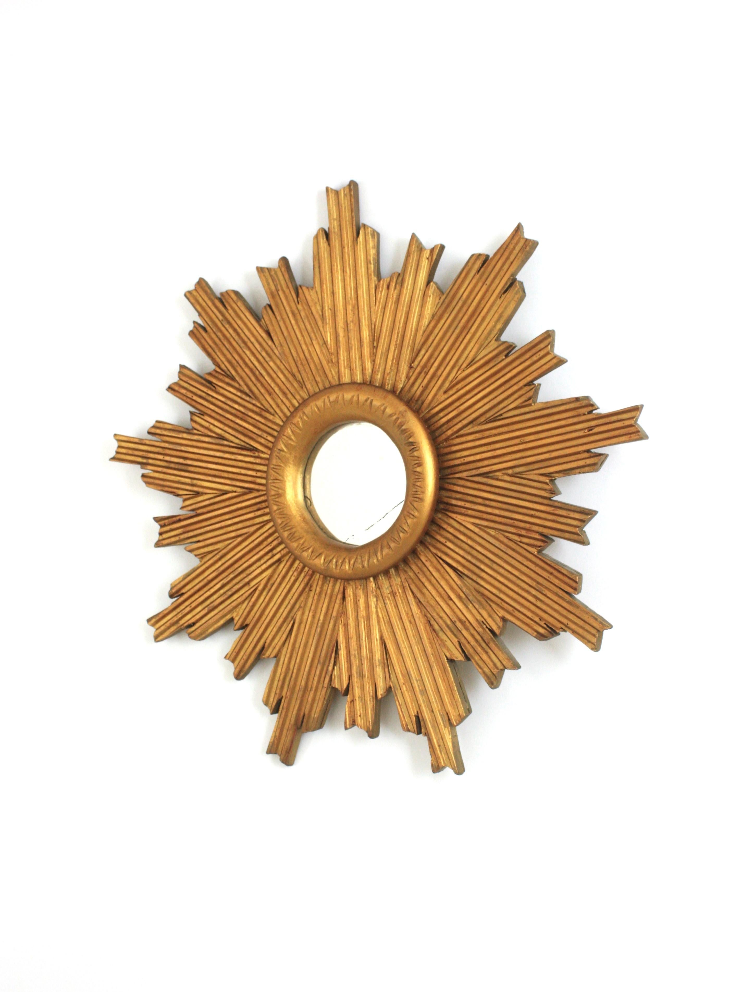 Sunburst Mirror with Striped Frame in Giltwood For Sale 4