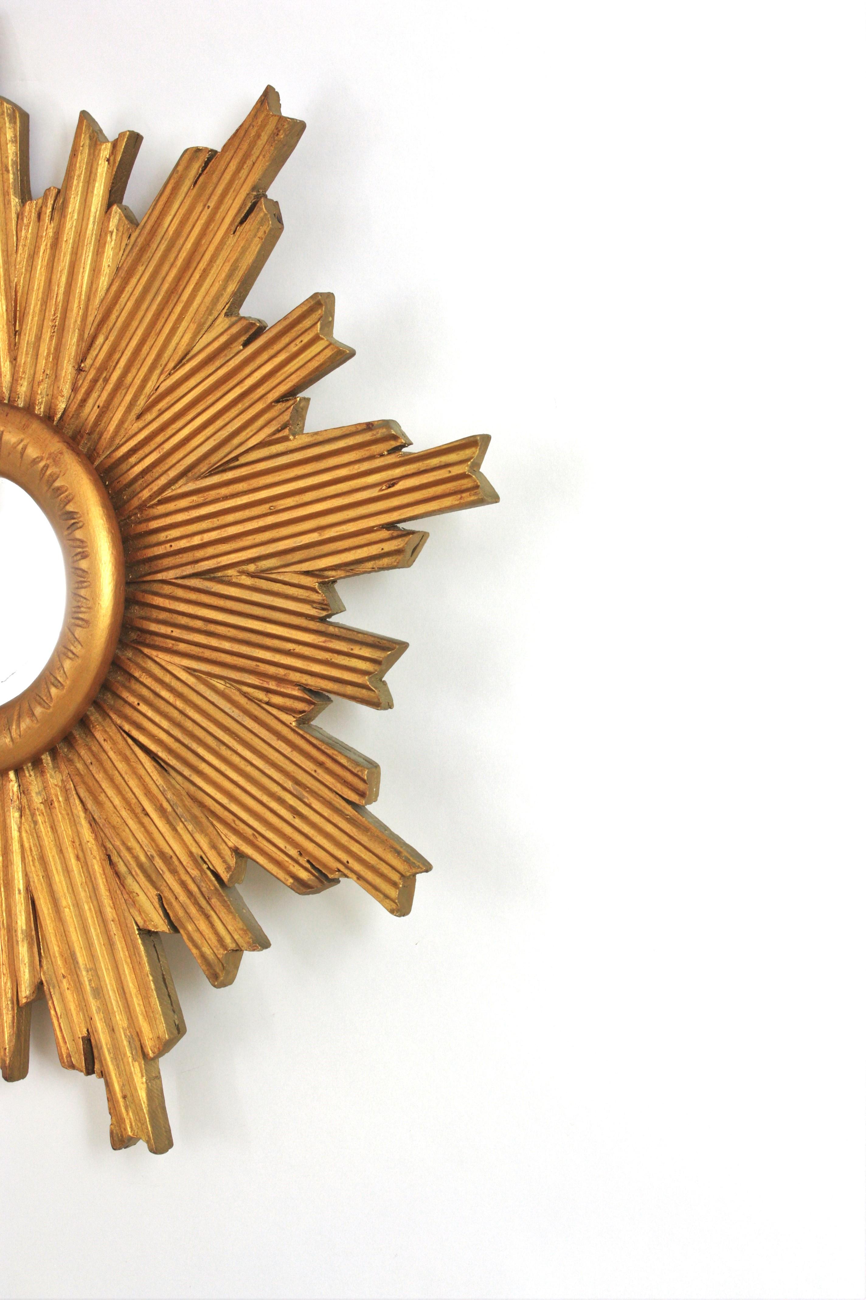 Sunburst Mirror with Striped Frame in Giltwood For Sale 5