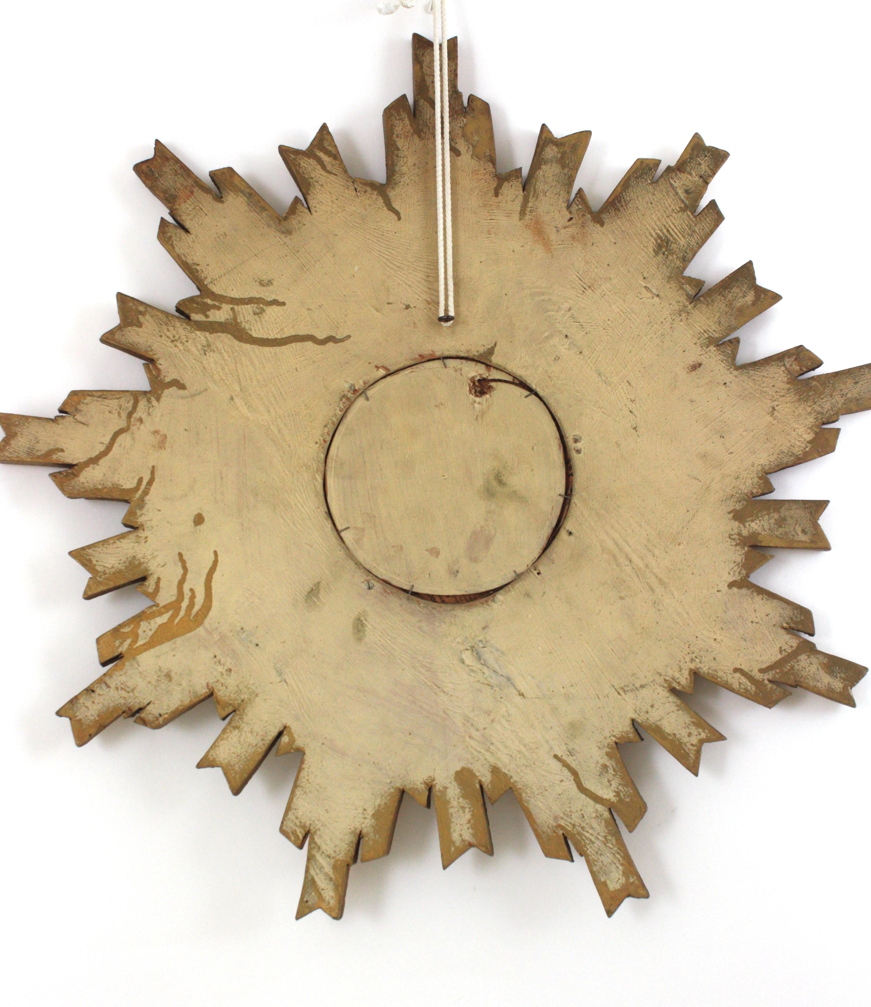 Sunburst Mirror with Striped Frame in Giltwood For Sale 7