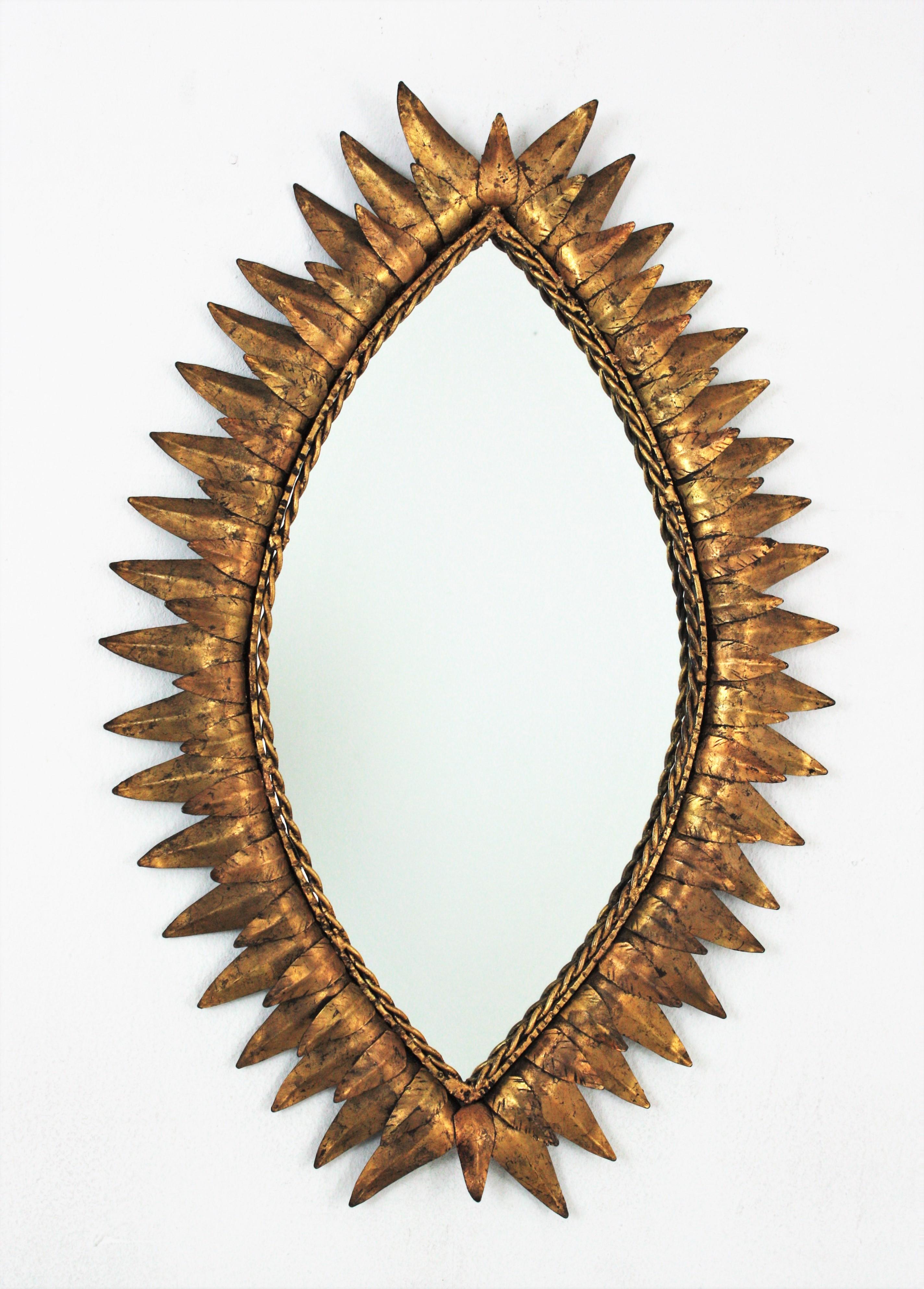 Ovaler Spiegel in Augenform mit Sonnenschliff aus vergoldetem Eisen im Angebot 5