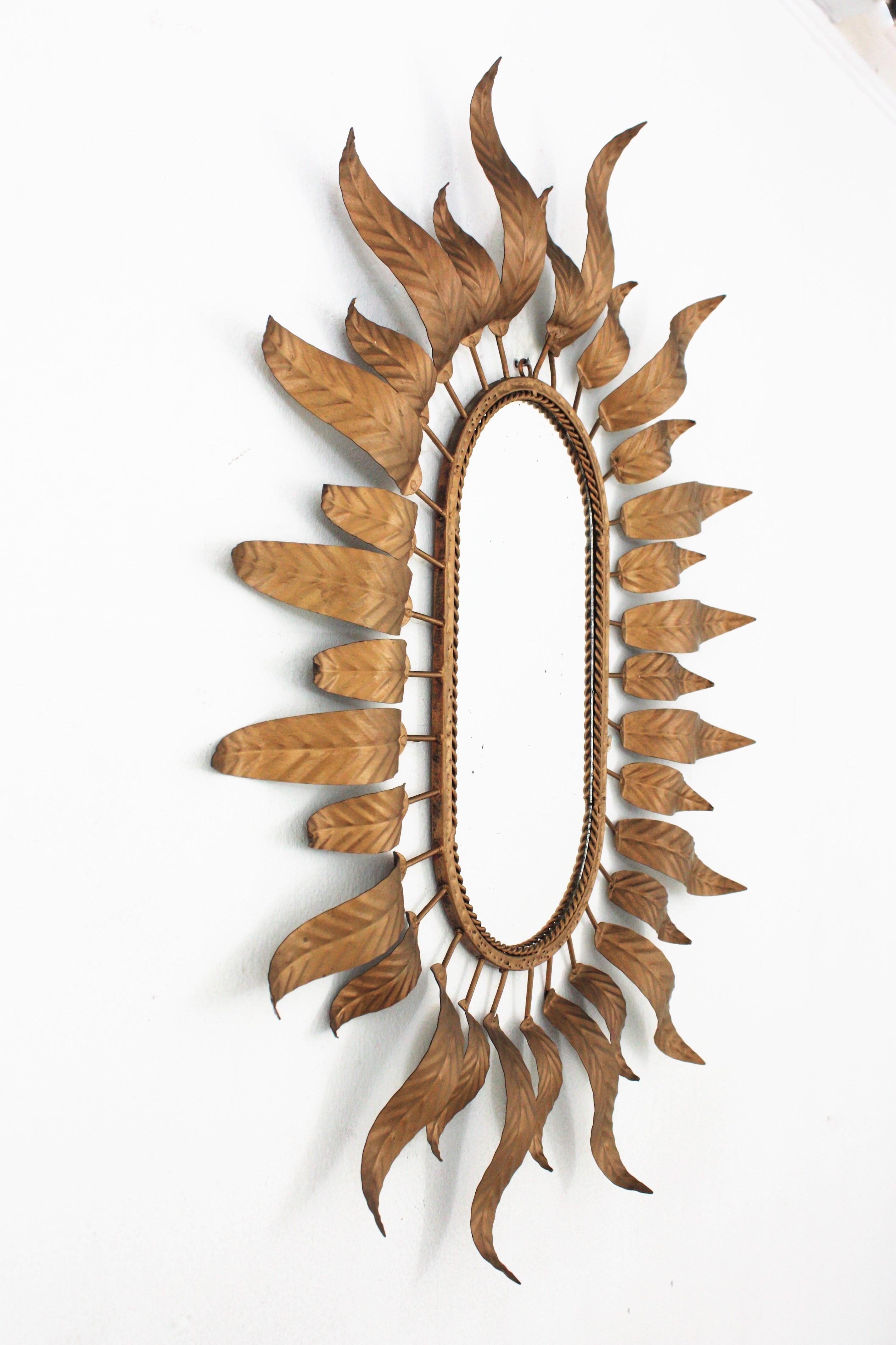 Sunburst Oval Mirror in Gilt Metal with Foliage Frame In Good Condition In Barcelona, ES