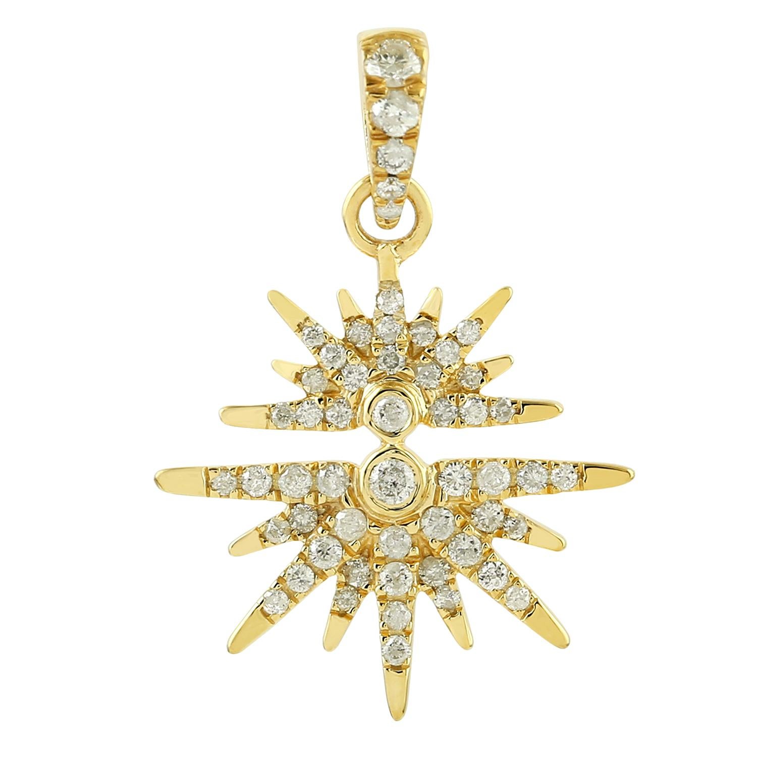 Artigiano Ciondolo Charm Sunburst con pavé di diamanti in oro giallo 14 carati in vendita