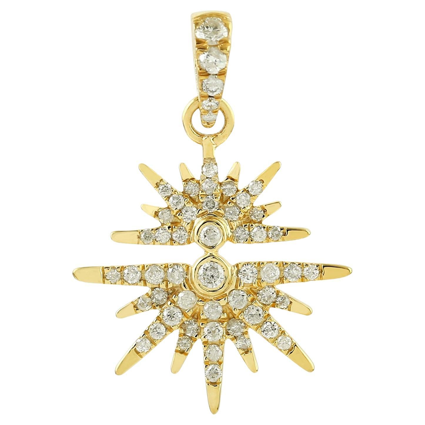Ciondolo Charm Sunburst con pavé di diamanti in oro giallo 14 carati