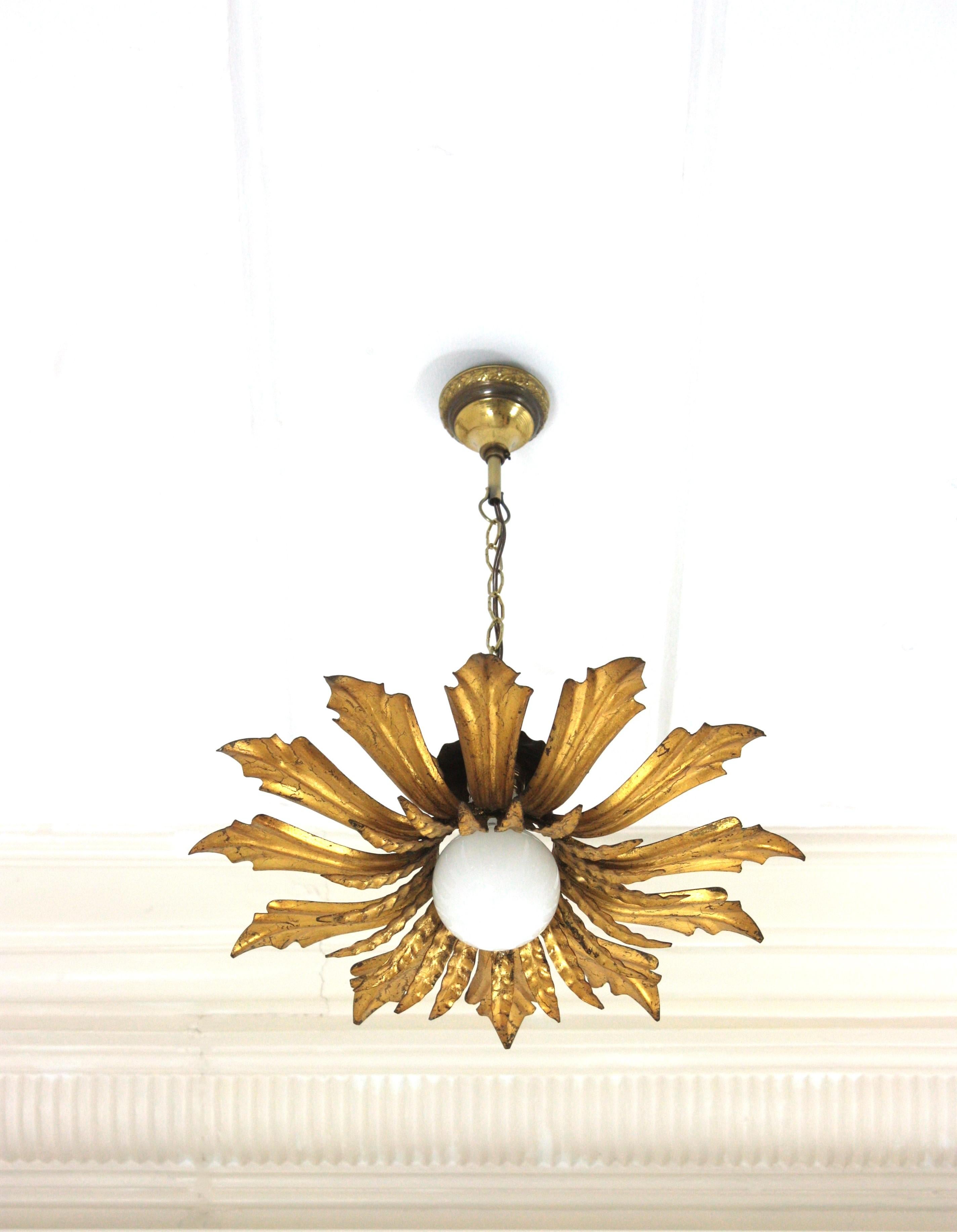 Lampada a sospensione o plafoniera a incasso in metallo dorato, anni '40 in vendita 2