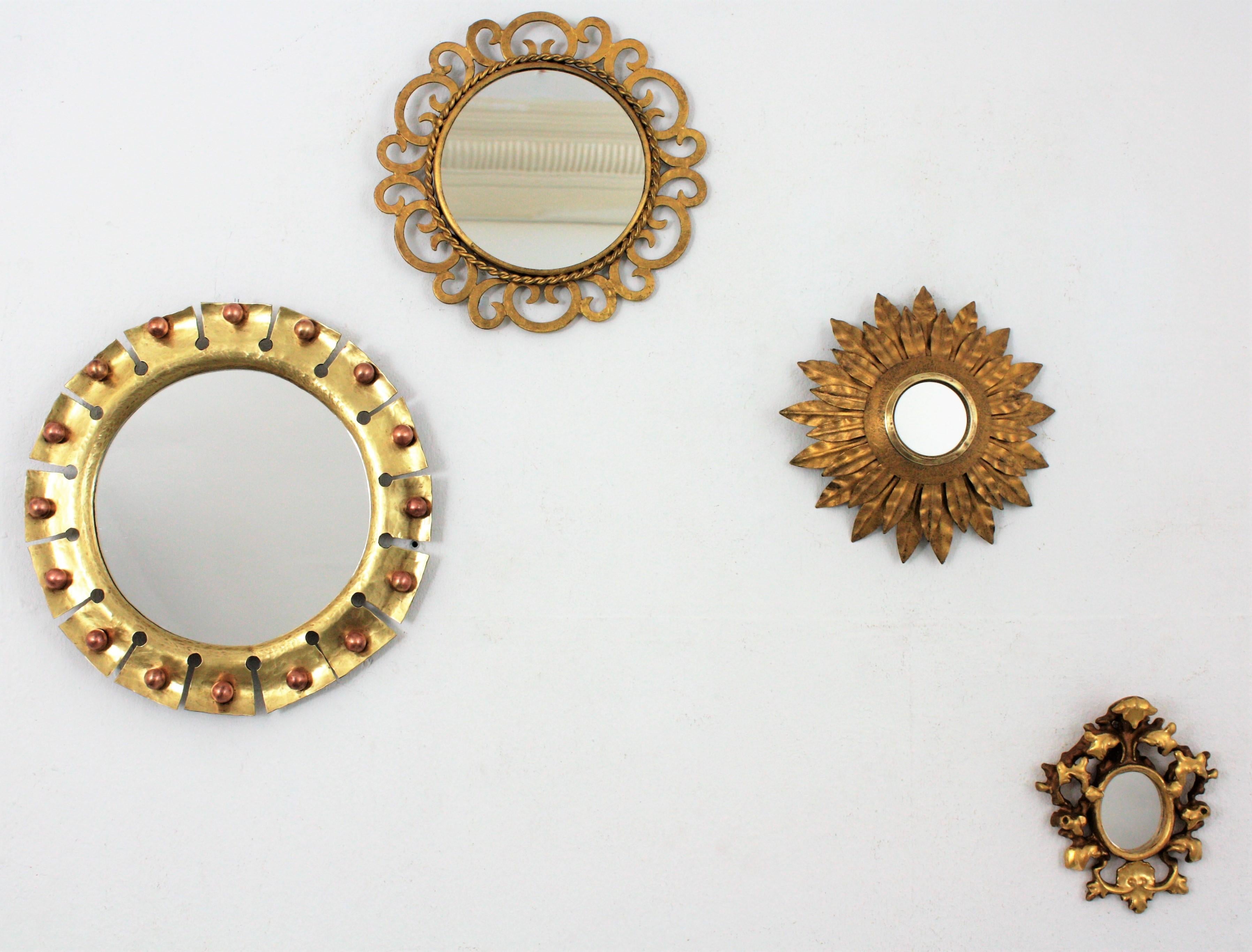 Mid-Century Modern Sunburst Round Mirror in Brass with Copper Balls Accents For Sale