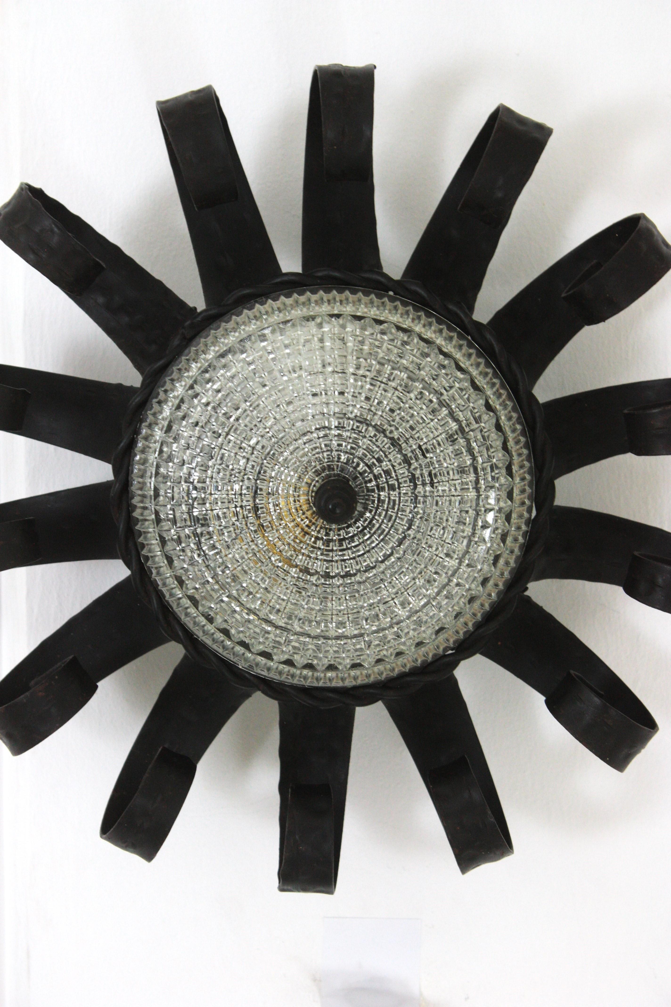 Sunburst Scrollwork Crown of Light Fixture, fer forgé et verre en vente 4