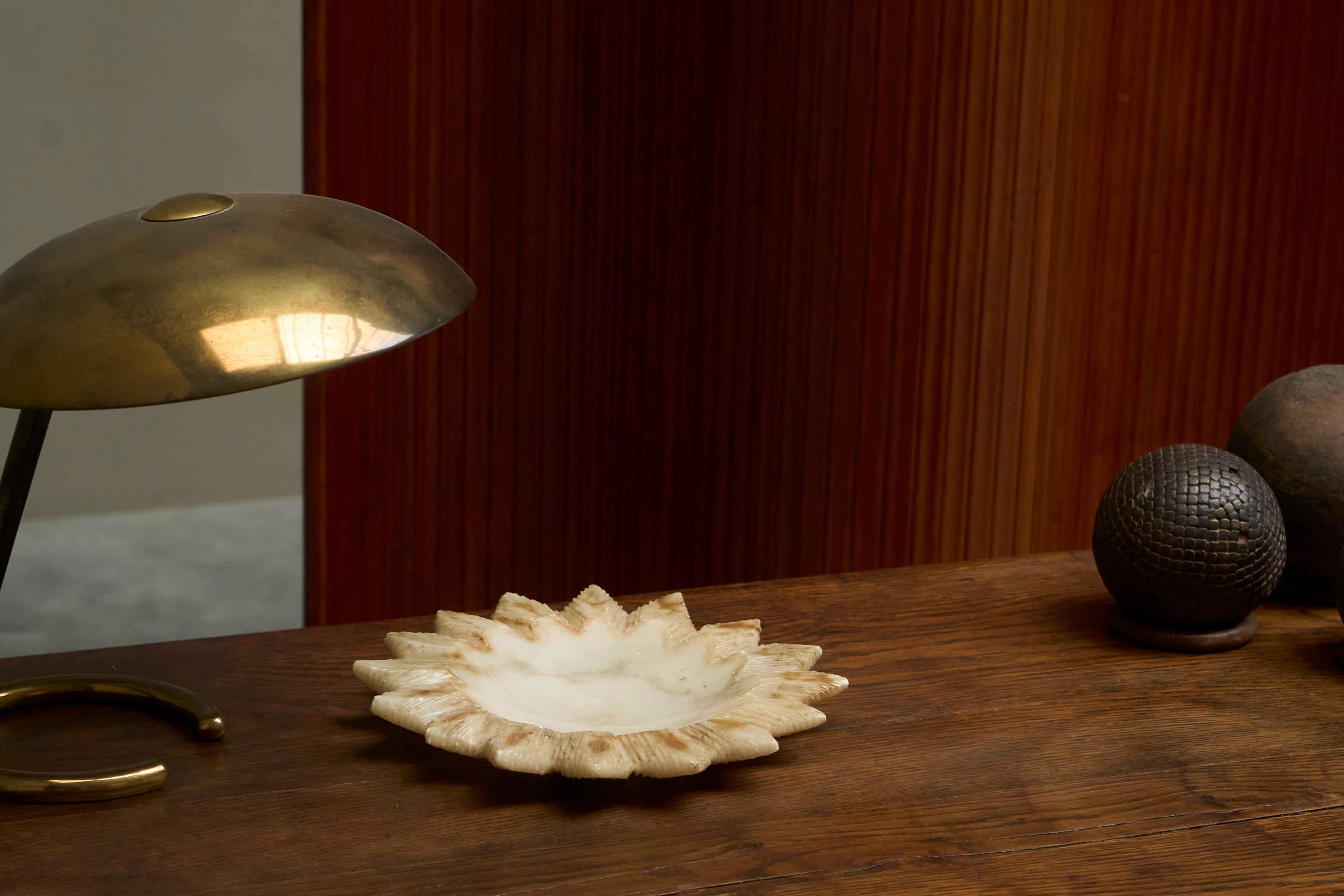 Italian Sunburst Shape Vide Poche or Bowl in Hand Carved Alabaster Italy 1960s For Sale