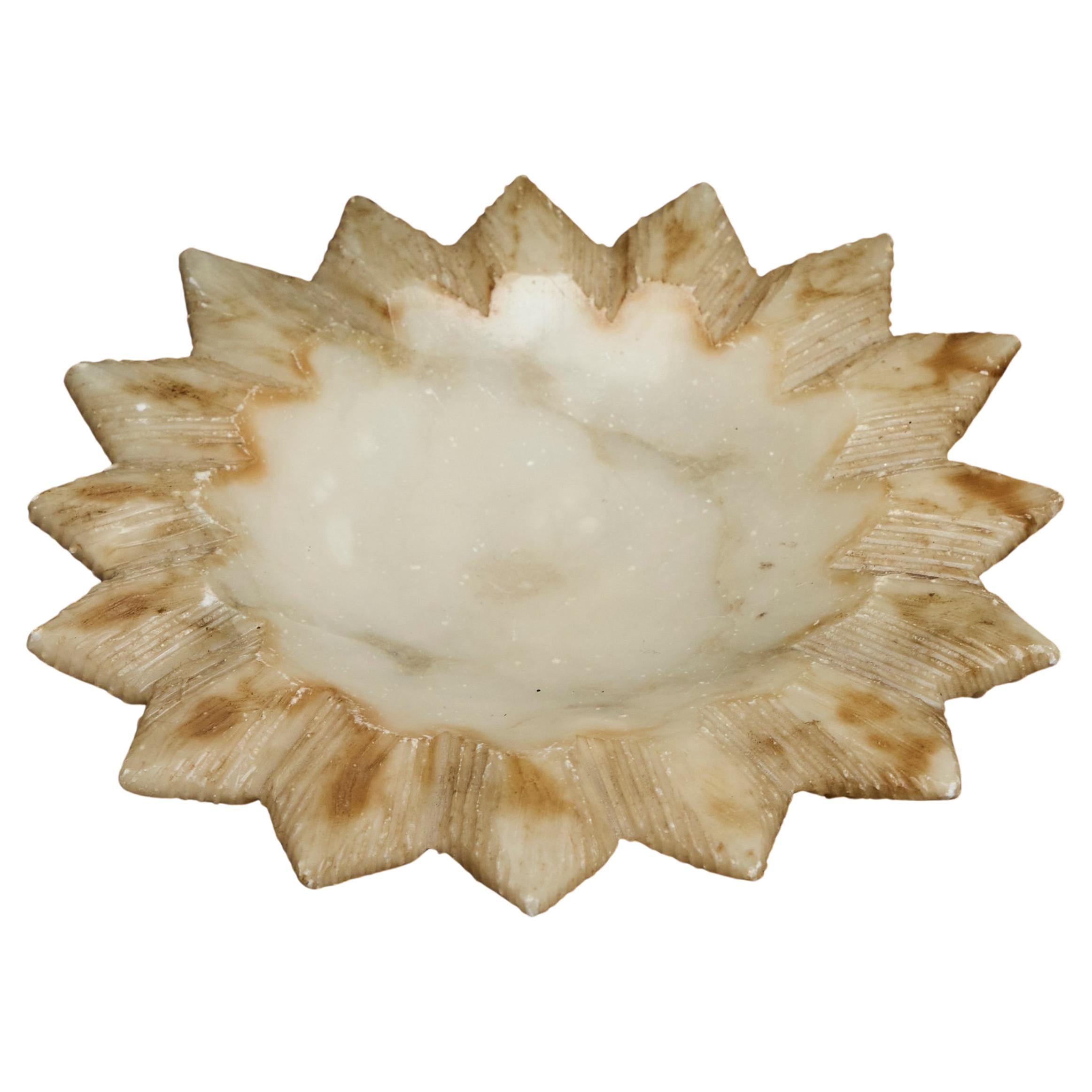 Sunburst Shape Vide Poche or Bowl in Hand Carved Alabaster Italy 1960s For Sale
