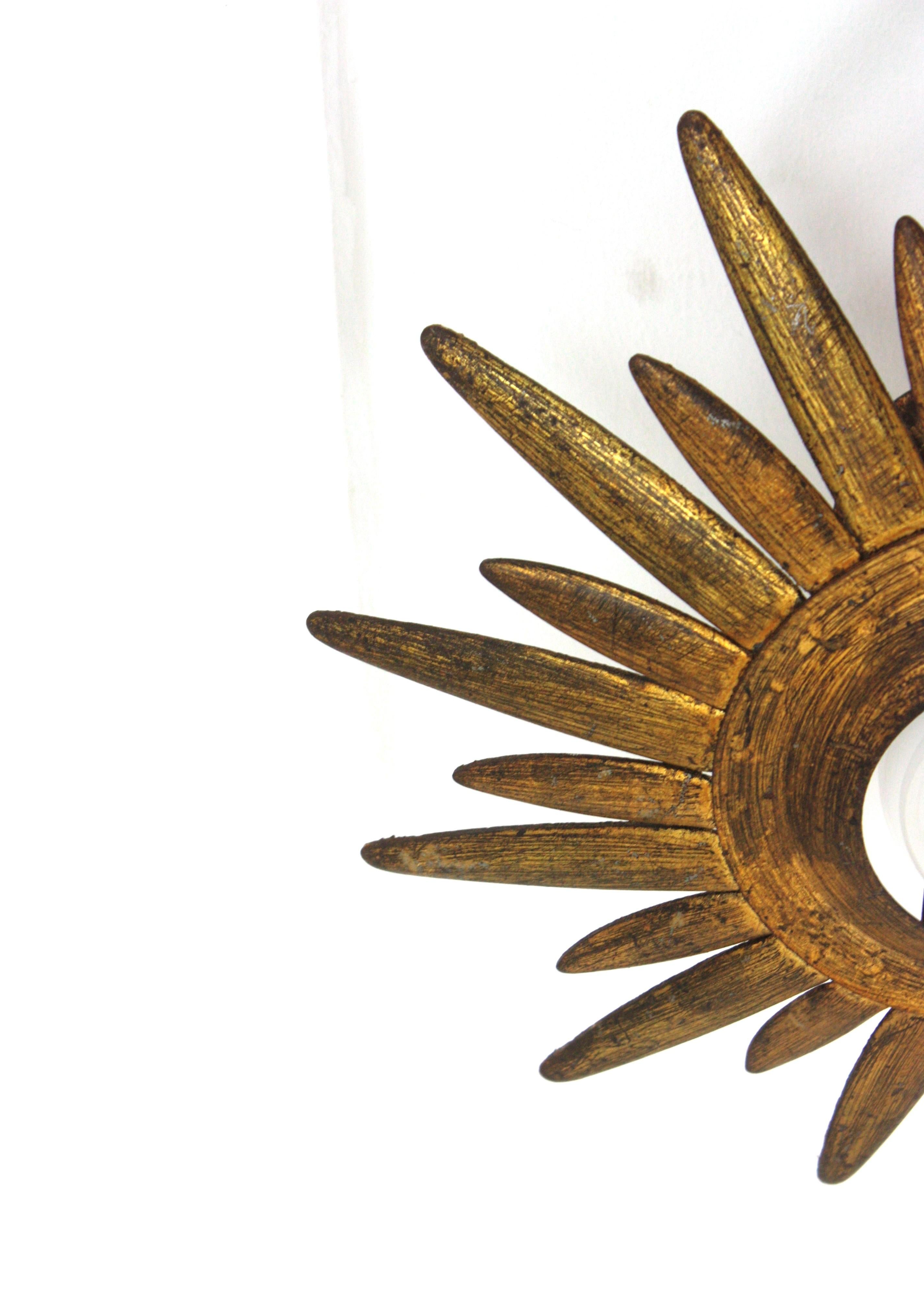 Sunburst Starburst Light Fixture in Gilt and Green Metal For Sale 1