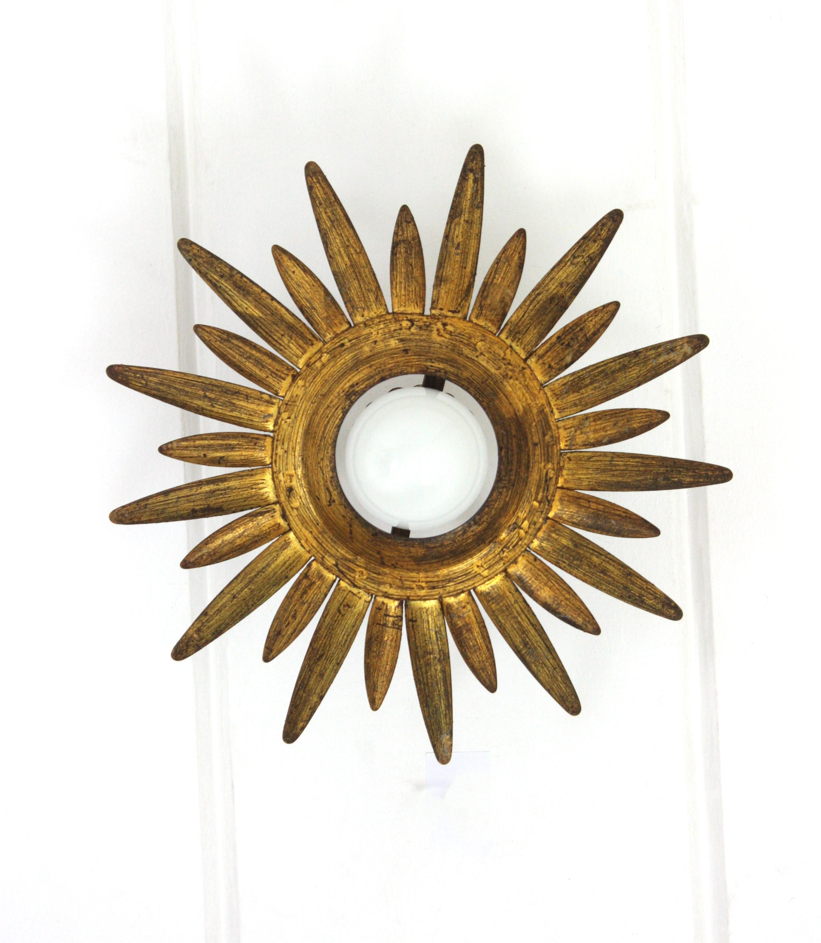 Sunburst Starburst Light Fixture in Gilt and Green Metal For Sale 3