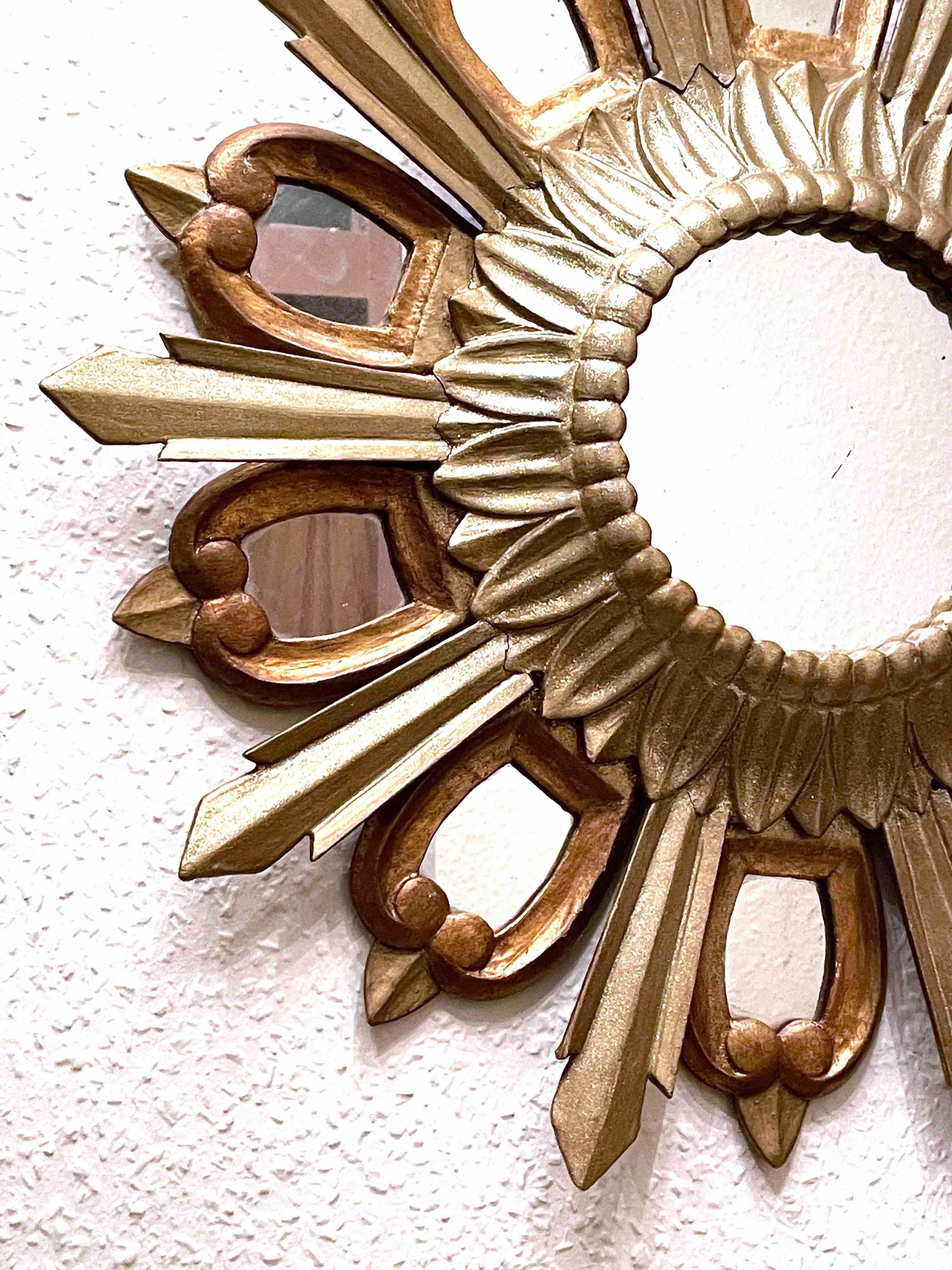 italien Miroir en bois doré en forme d'étoile de soleil, Italie, vers les années 1950 en vente