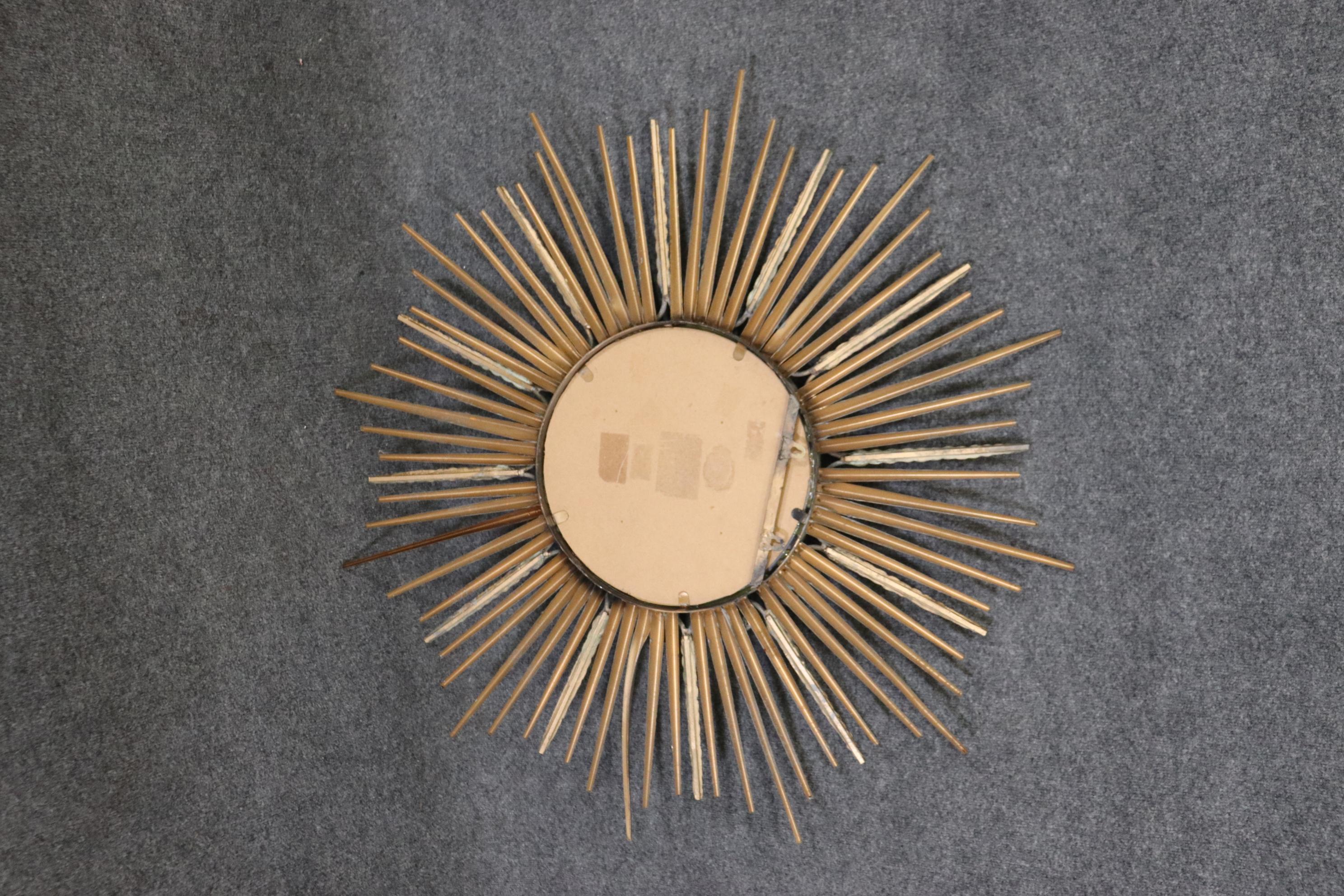 Inconnu Miroir décoratif de style Sunburst avec touches dorées  en vente