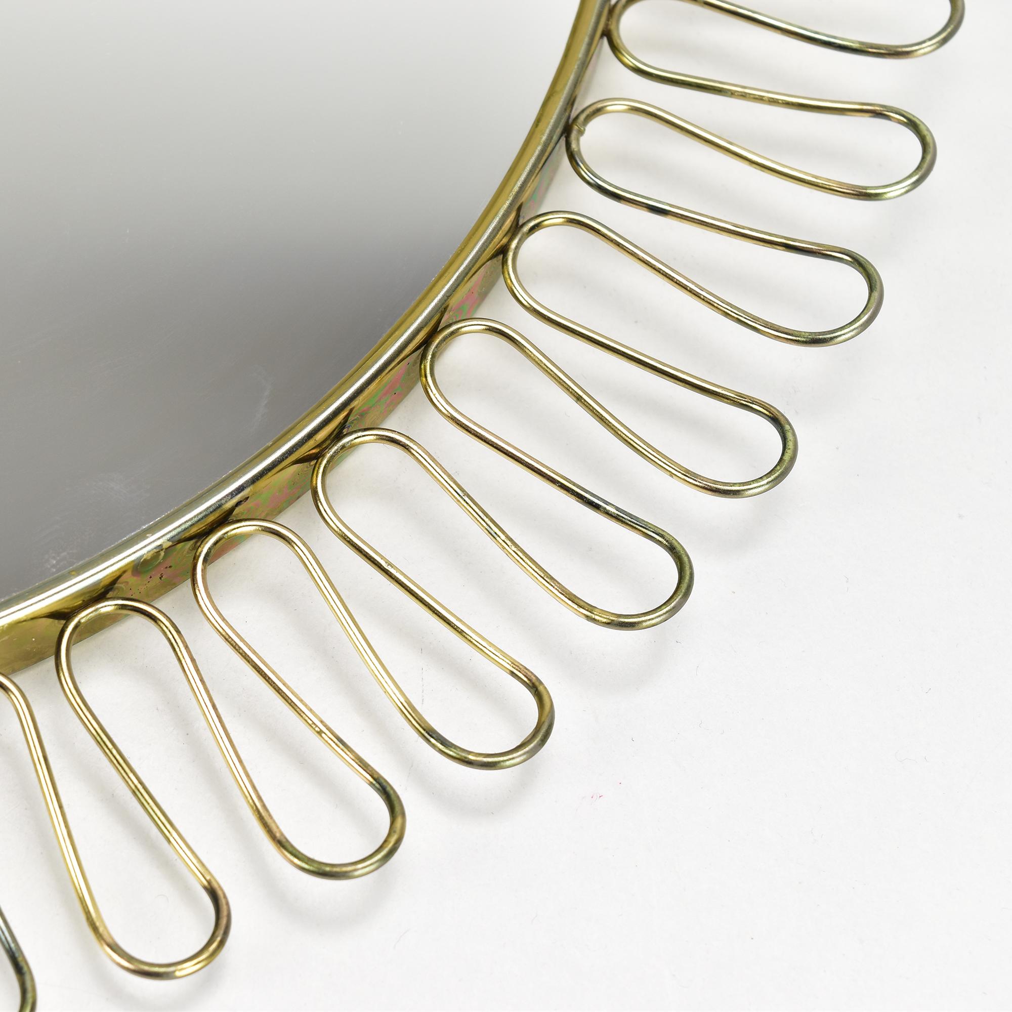 Sunburst Wall Brass Loop Mirror by Josef Frank for Svenskt Tenn Sweden, 1950s In Good Condition For Sale In Bad Säckingen, DE
