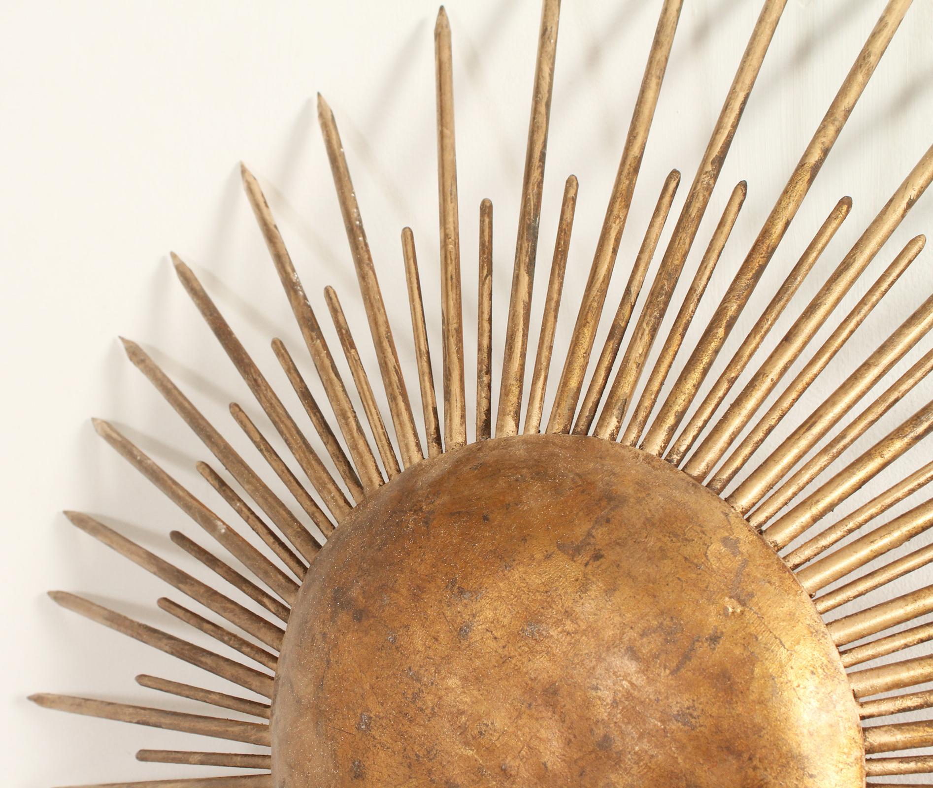 Sunburst Wall or Ceiling Lamp in Gilt Iron from 1940's, France In Good Condition For Sale In Barcelona, ES