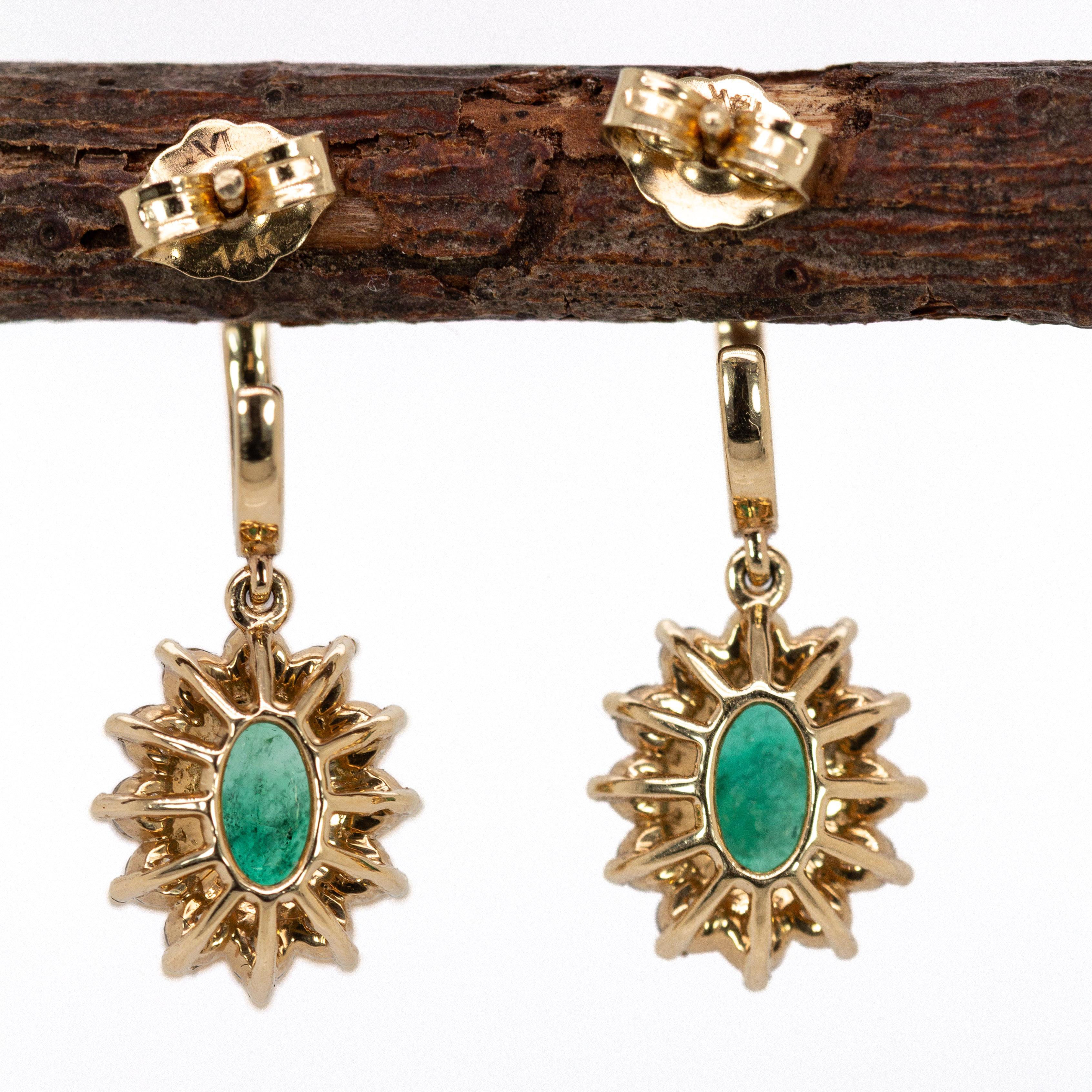 Taille ovale Boucles d'oreilles émeraude zambienne avec diamants naturels en or massif 14K OV 7x5mm en vente