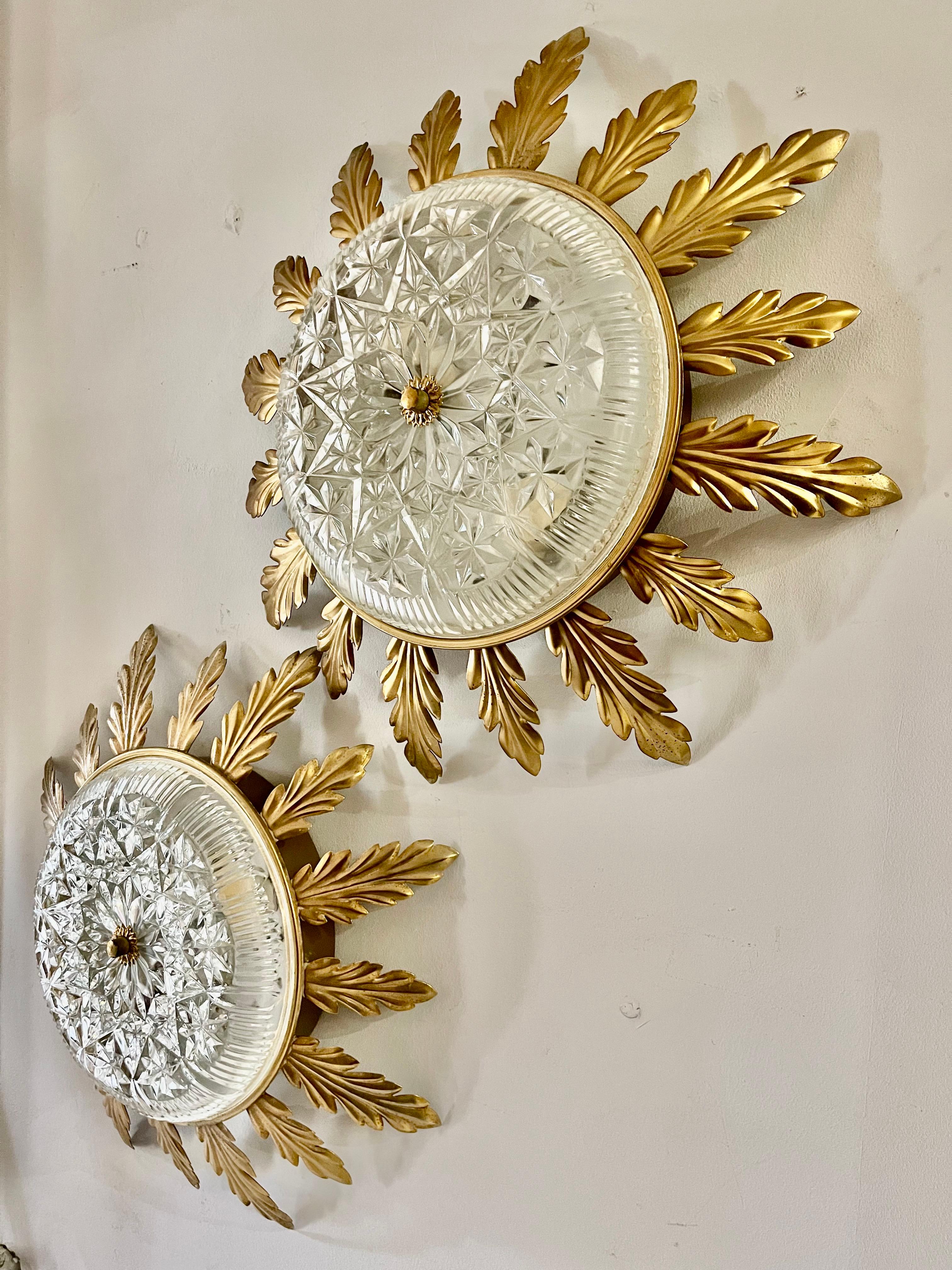Sunbursts wall lighting metal with crystal gilt gold , Spain 1960s In Good Condition For Sale In La xara, VC