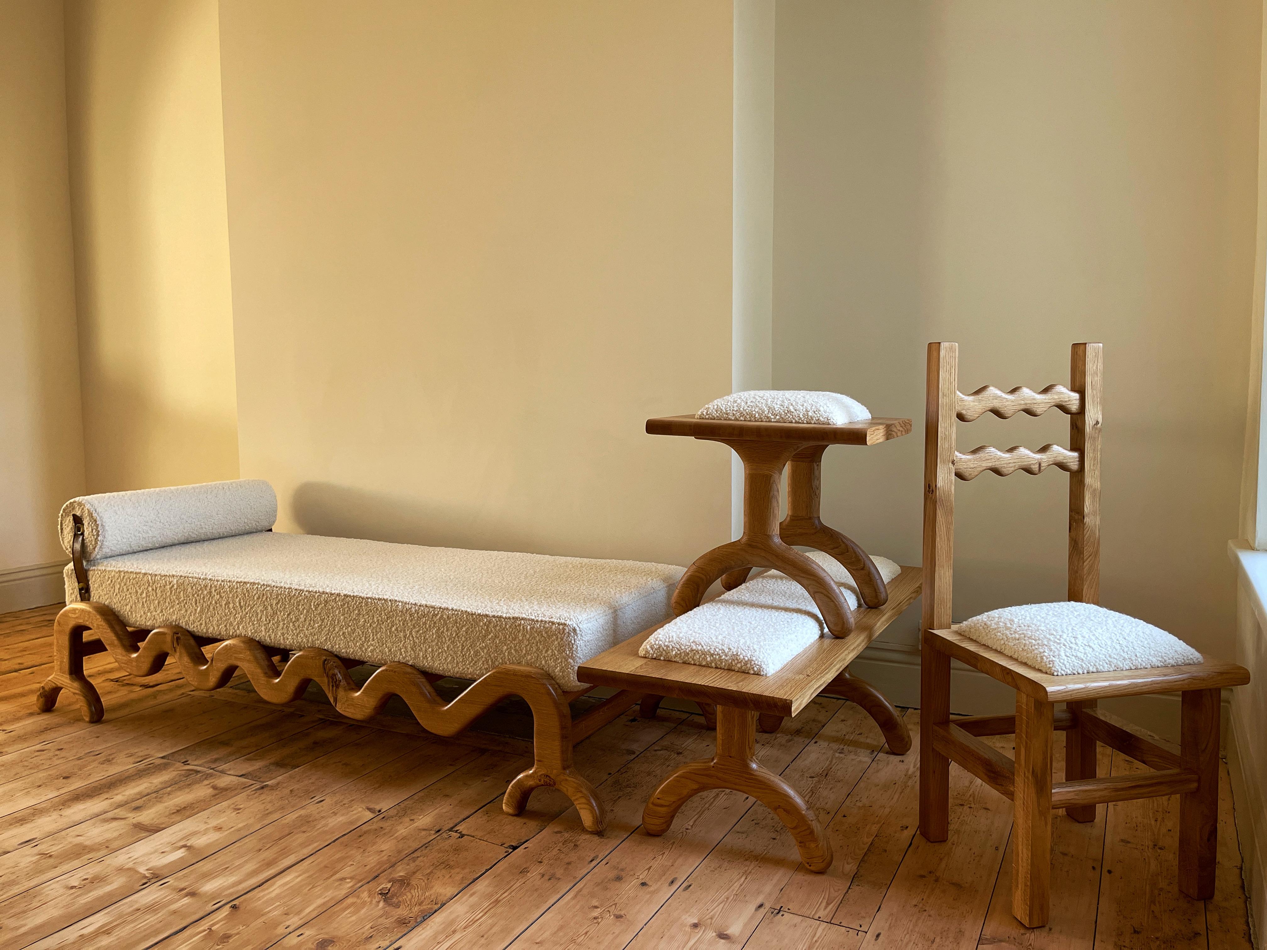 Sunday Bench aus Eiche und Boucle, lange Version (21. Jahrhundert und zeitgenössisch) im Angebot